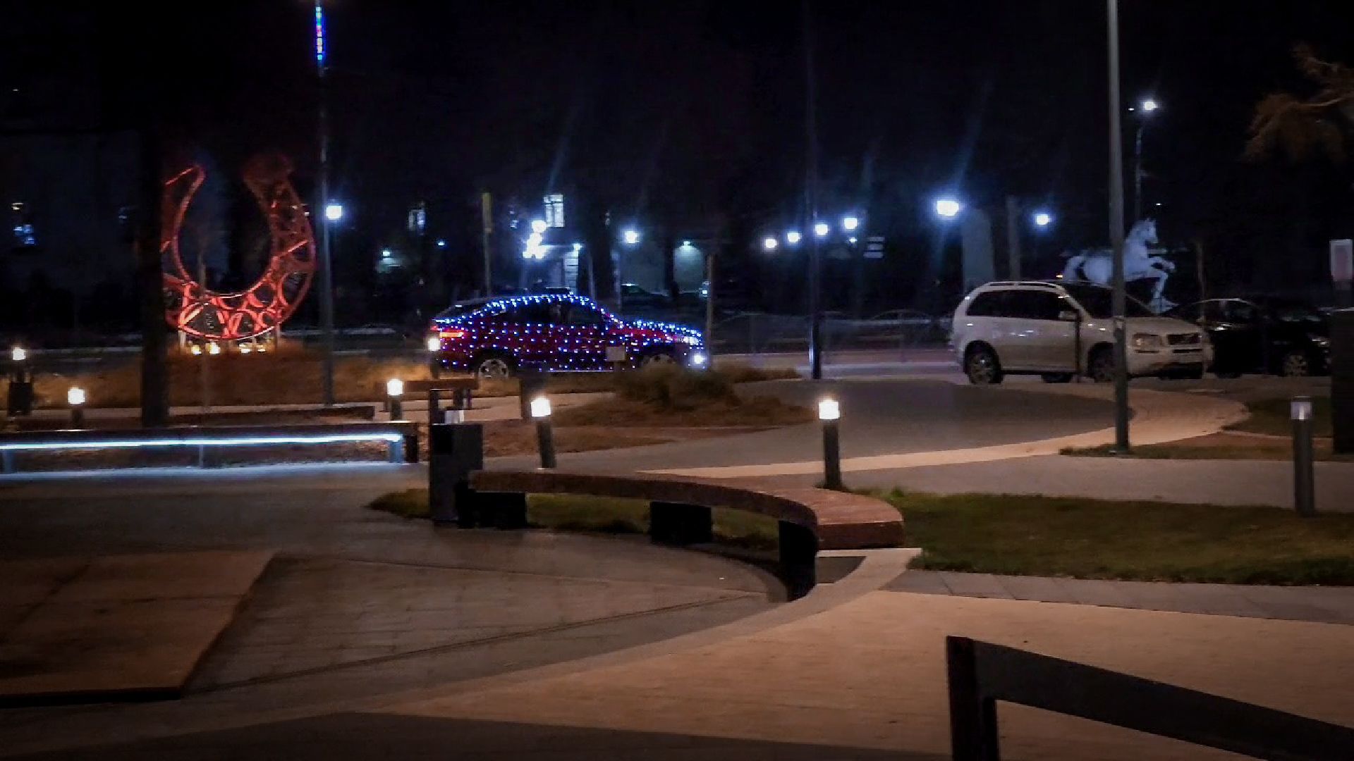 бронницы, новогодний автомобиль, светящаяся машина в бронницах, машина в гирляндах,