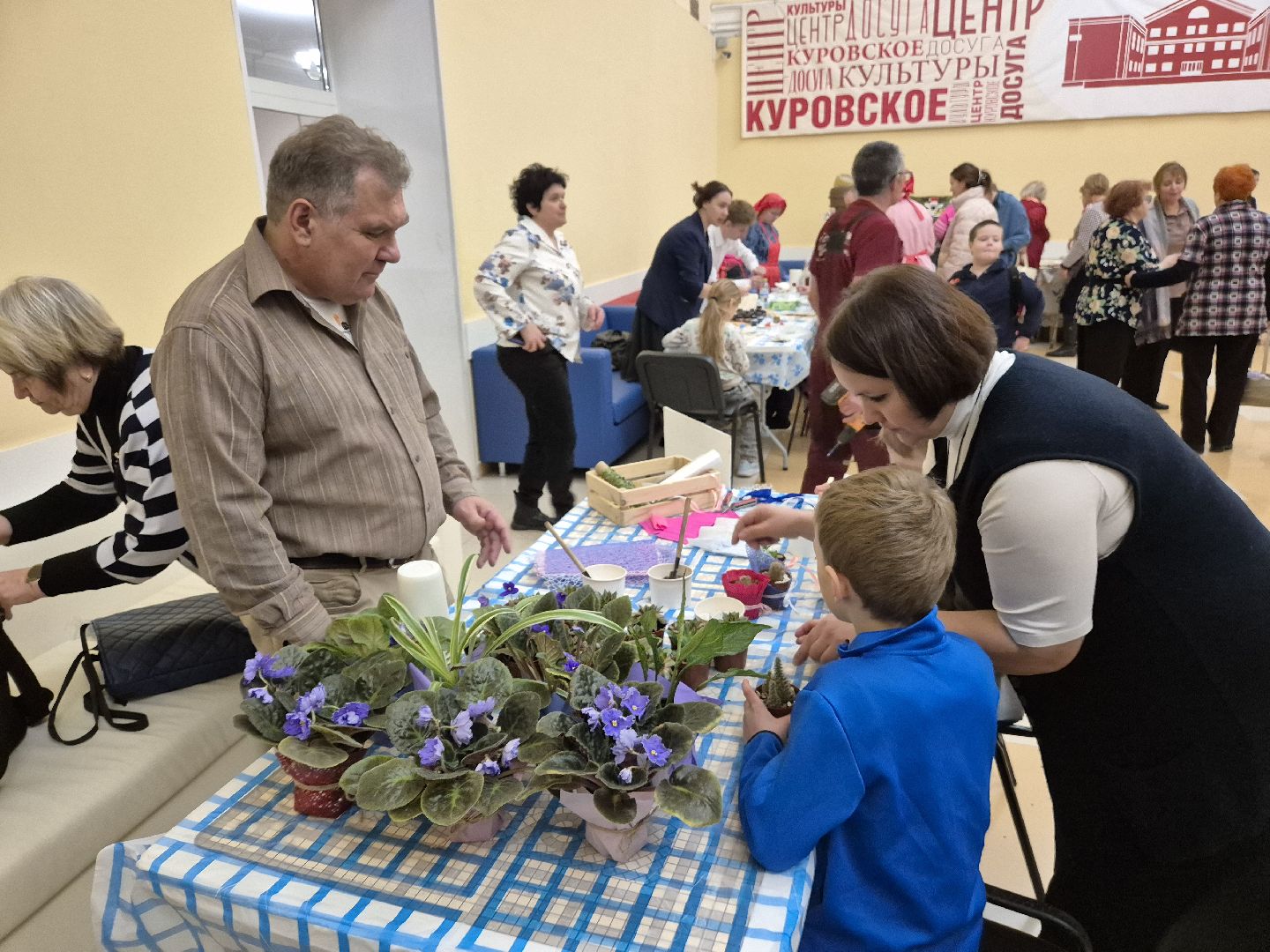 благотворительная ярмарка, империя ремесел, куровское, орехово-зуевский округ,