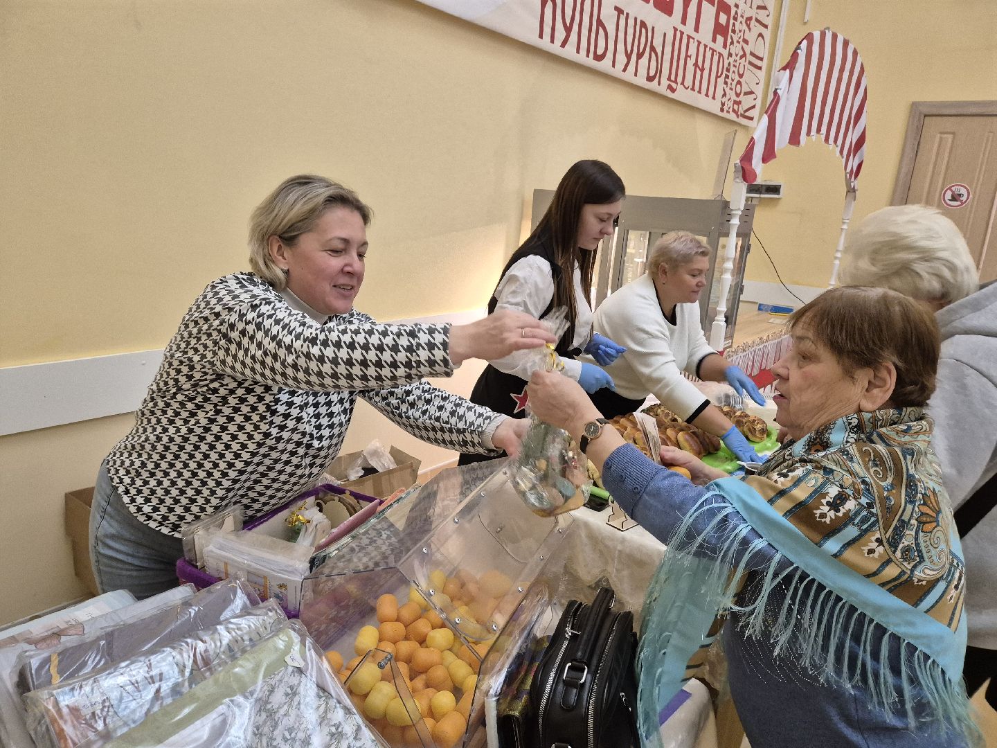 благотворительная ярмарка, империя ремесел, куровское, орехово-зуевский округ,