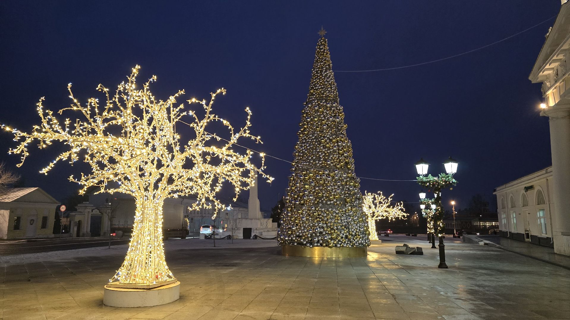 Коломна , новогодняя елка, зима в подмосковье, подготовка к новому году,