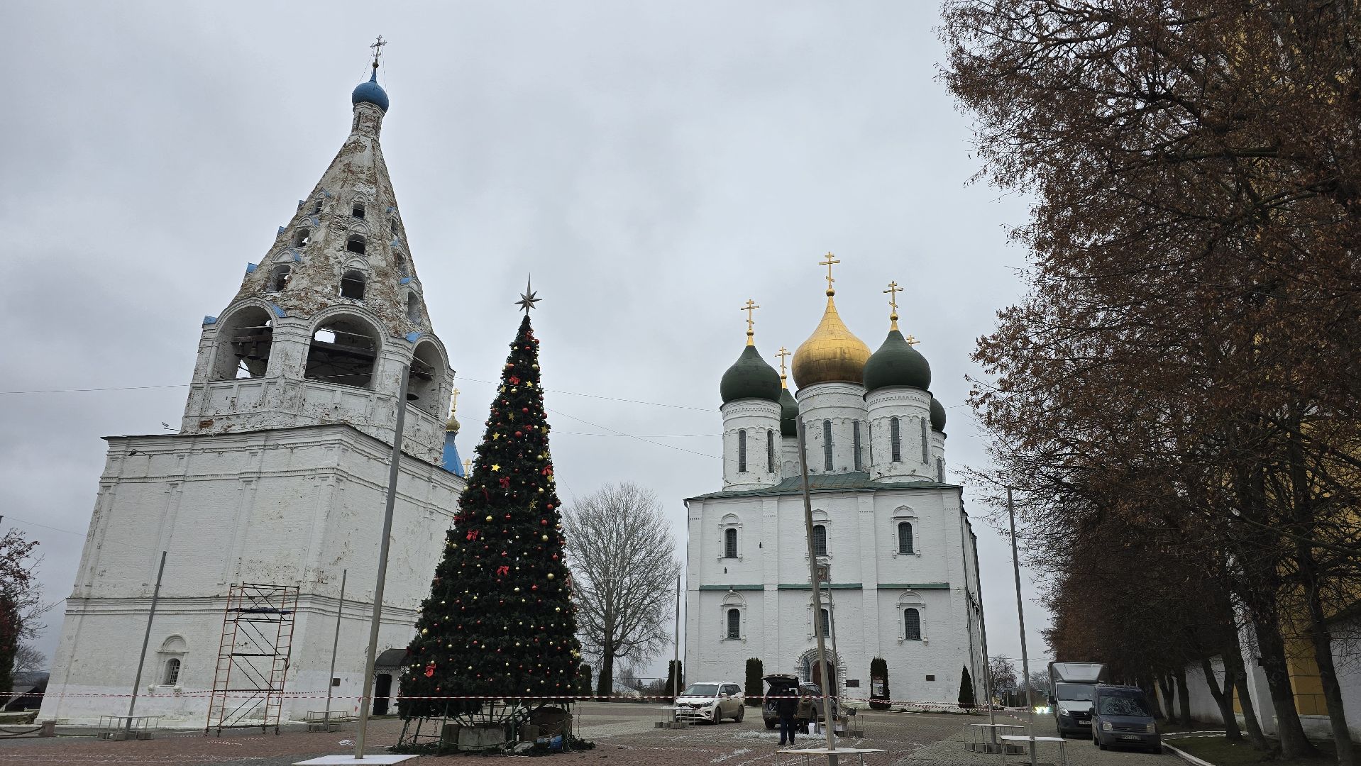 Коломна , новогодняя елка, зима в подмосковье, подготовка к новому году,