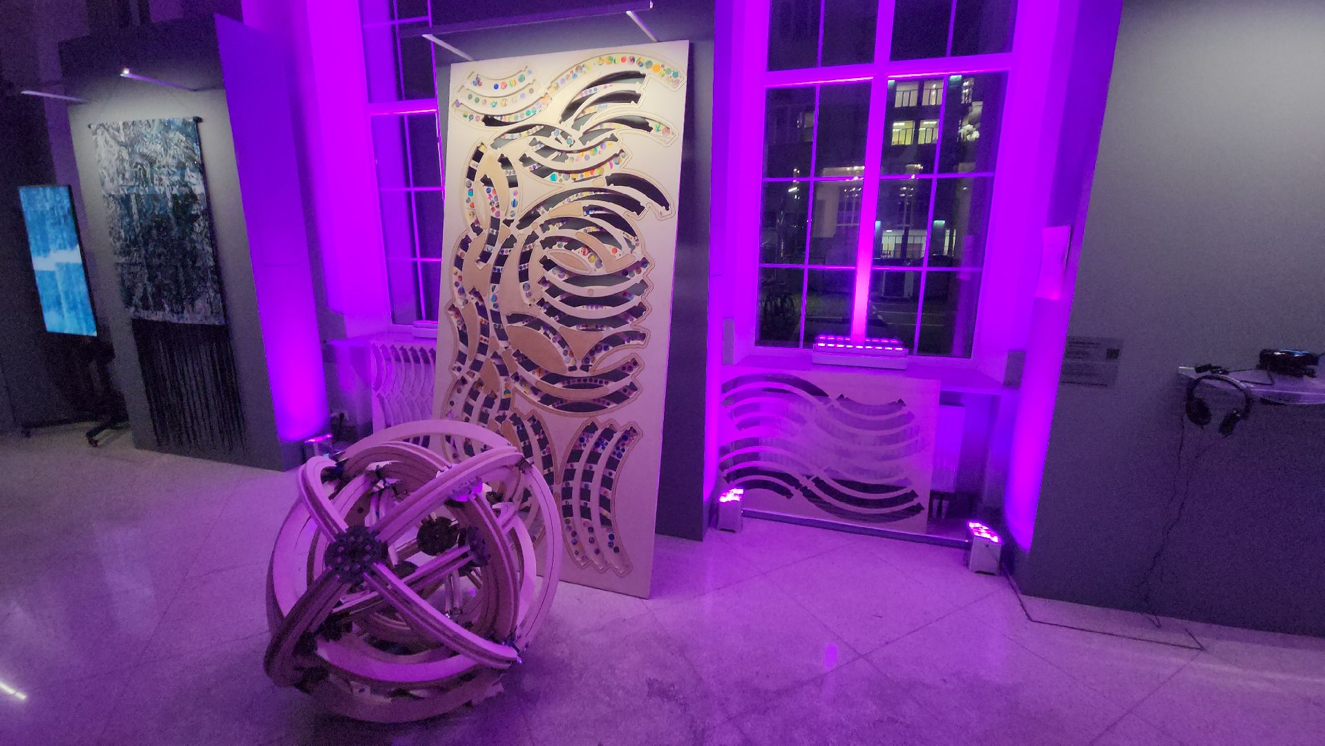 долгопрудный, мфти, выставка, художники, ученые, нейросети, терраформинг, метапоэтическое зеркало, поэзия хайку,