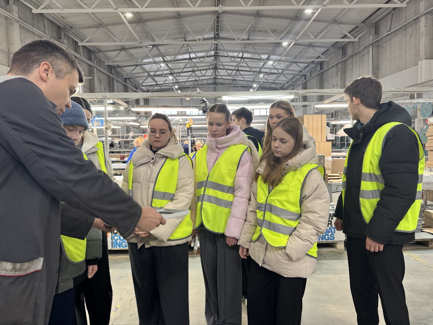 шаховская, завод, билет в будущее,школьники на экскурсии,