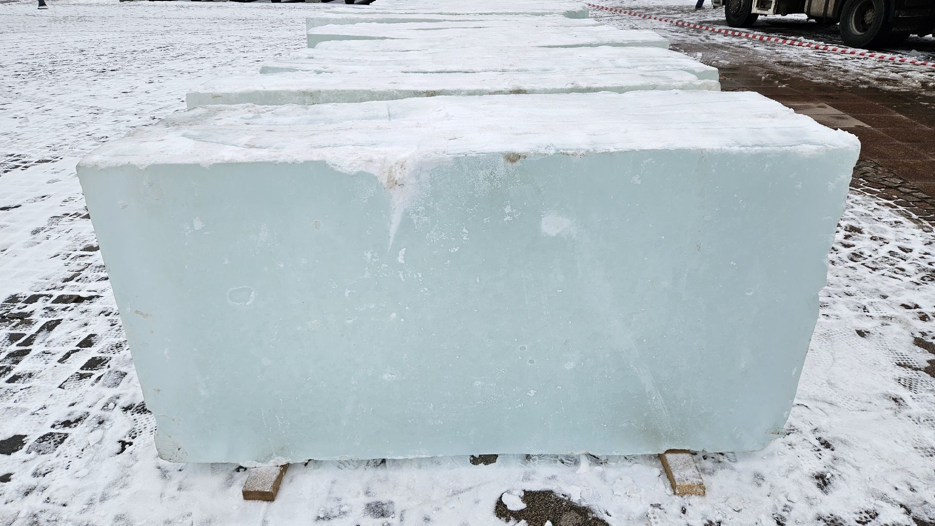 долгопрудный, площадь собина, ледовый городок, зима в подмосковье 2025,