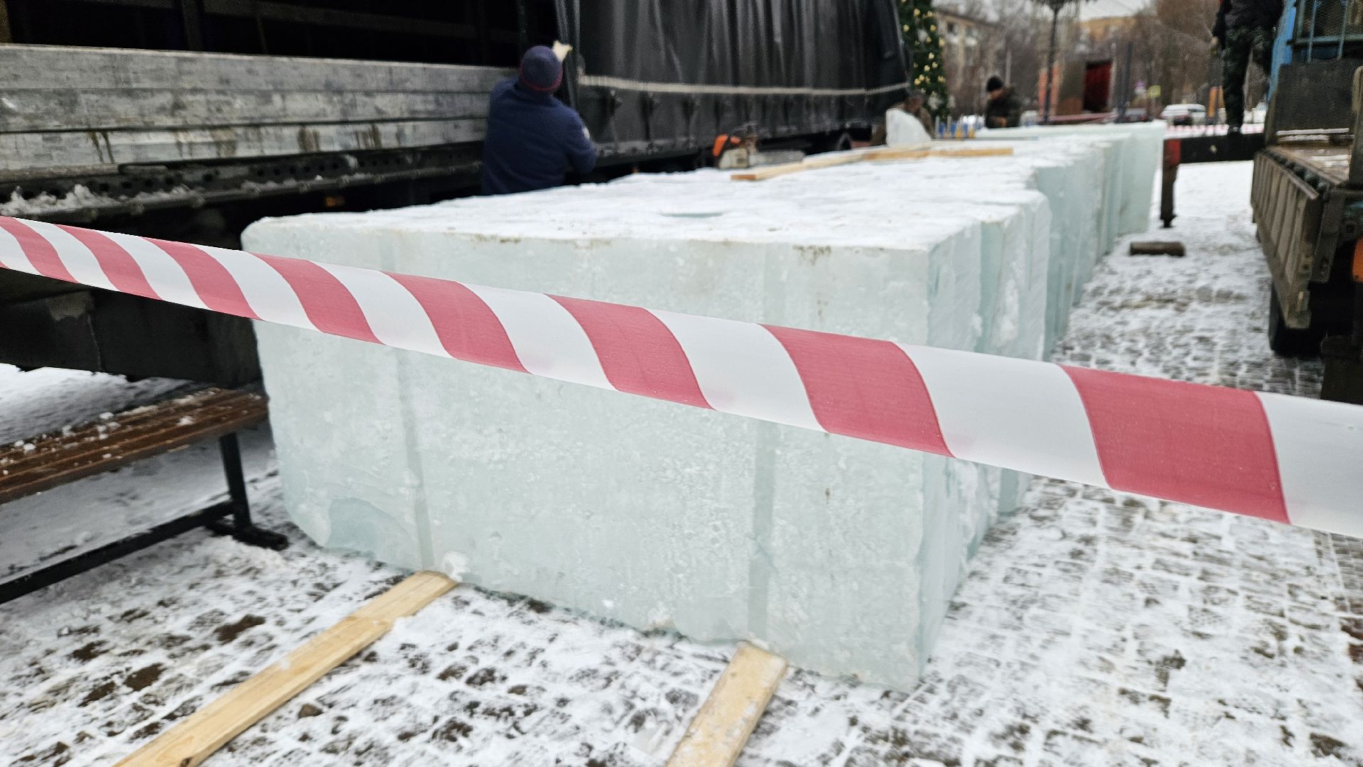 долгопрудный, площадь собина, ледовый городок, зима в подмосковье 2025,