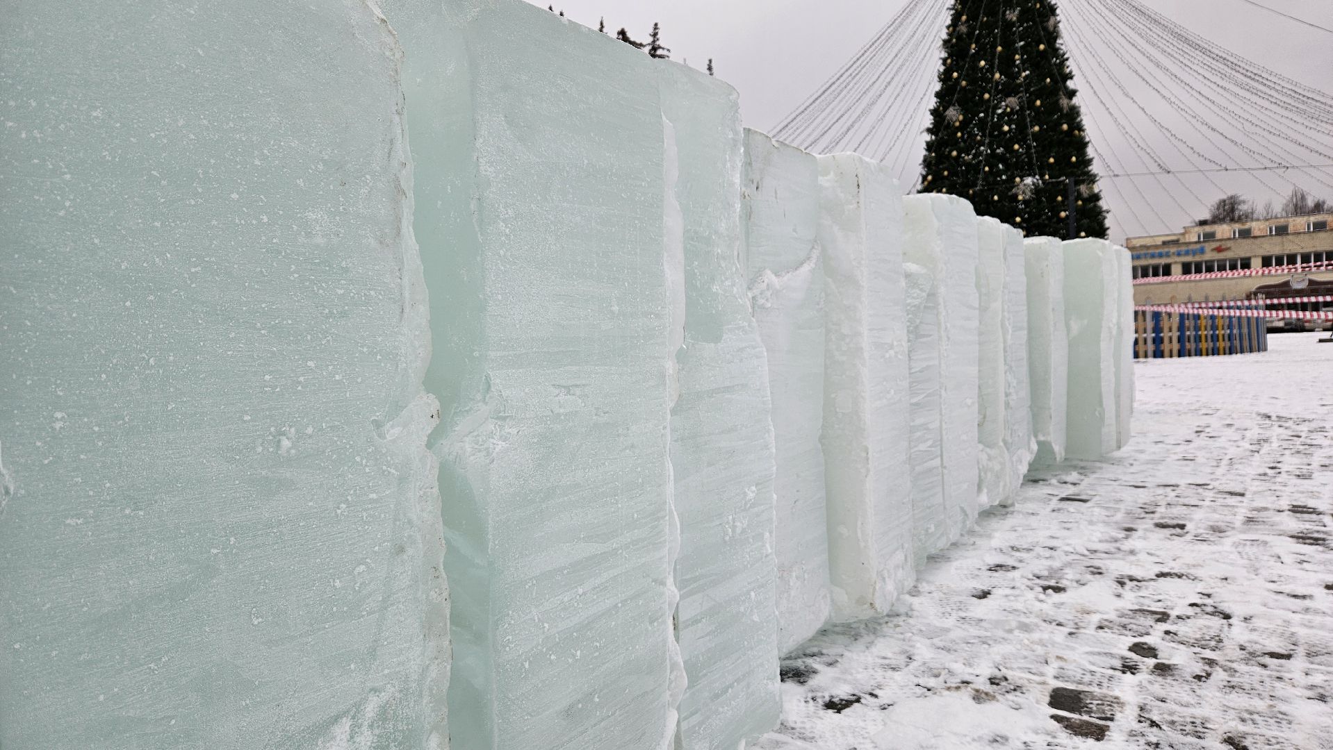 долгопрудный, площадь собина, ледовый городок, зима в подмосковье 2025,