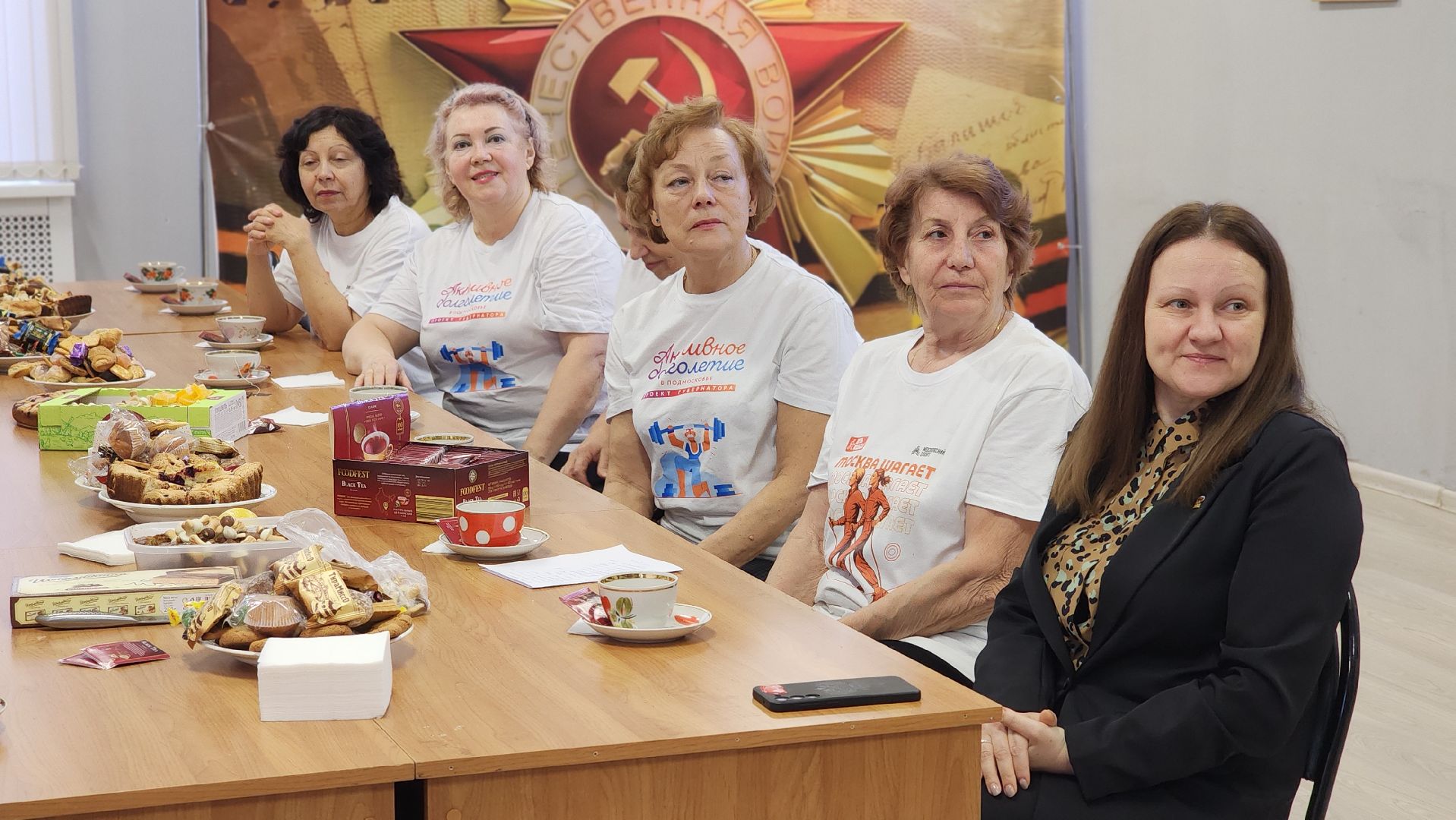 активное долголетие, человек идущий, северная ходьба, лосино-петровский,