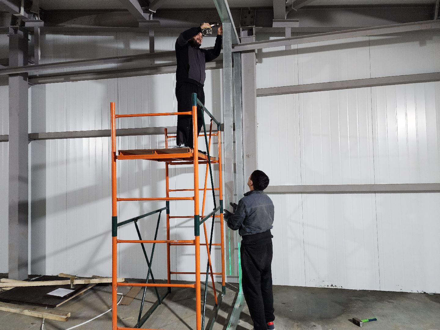 чехов, микрорайон губернский, лесопарк, строительство, благоустройство, многофункциональный павильон, внутренняя отделка, монтаж перегородок, кровля, сэндвич панели, тепловой контур,госпрограмма московской области, формирование комфортной городской среды, проходы и проезды,укладка плитки, монтаж полов, витражное остекление,инженерные сети,кафе, серверная,стяжка пола,