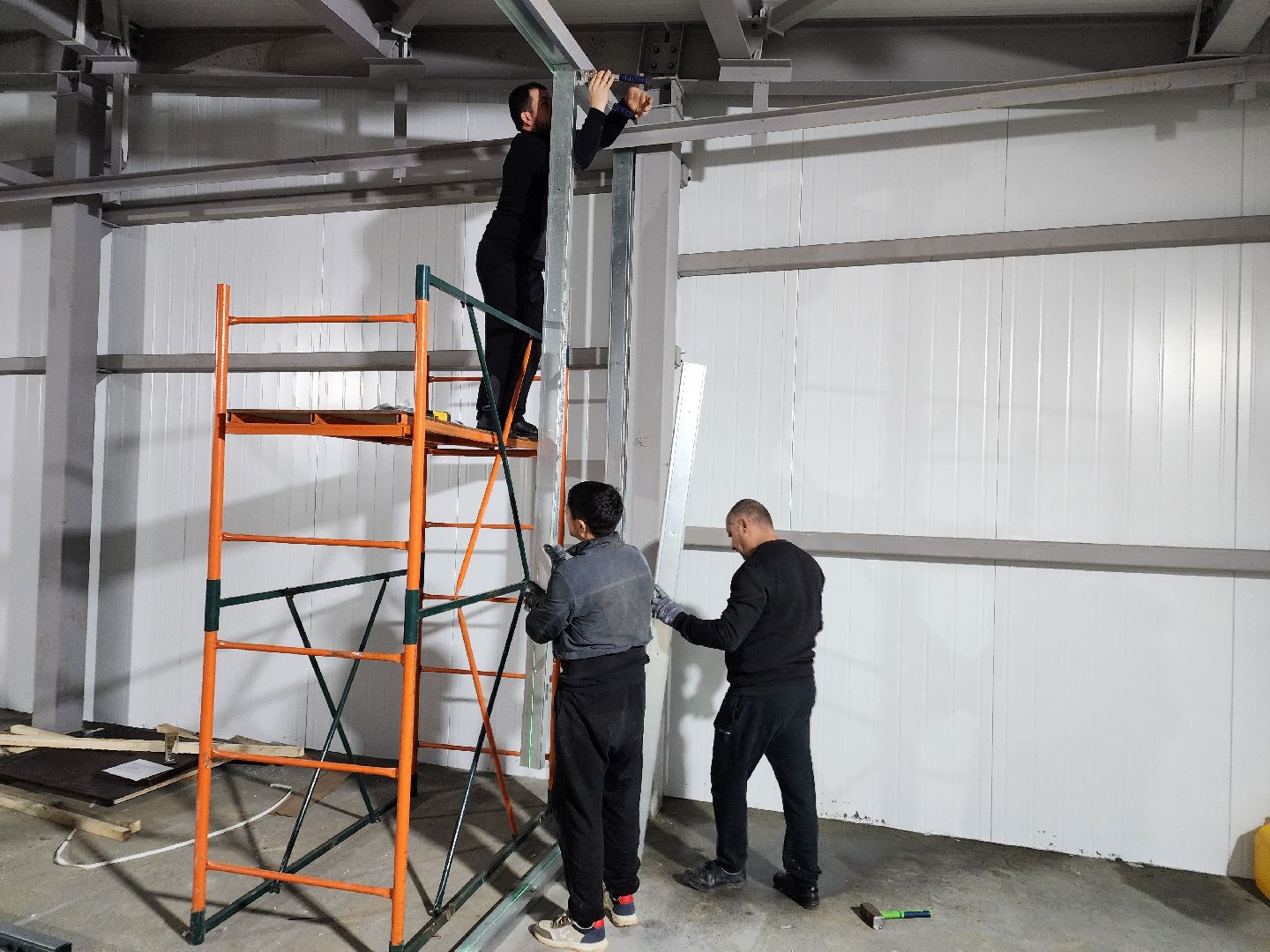 чехов, микрорайон губернский, лесопарк, строительство, благоустройство, многофункциональный павильон, внутренняя отделка, монтаж перегородок, кровля, сэндвич панели, тепловой контур,госпрограмма московской области, формирование комфортной городской среды, проходы и проезды,укладка плитки, монтаж полов, витражное остекление,инженерные сети,кафе, серверная,стяжка пола,