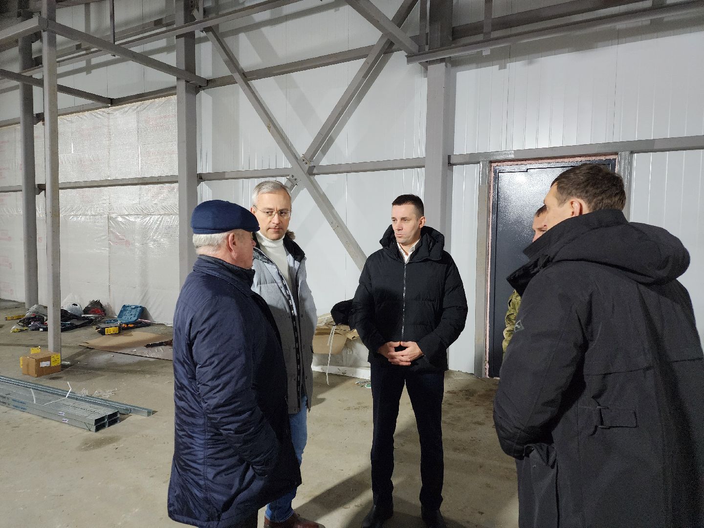 чехов, микрорайон губернский, лесопарк, строительство, благоустройство, многофункциональный павильон, внутренняя отделка, монтаж перегородок, кровля, сэндвич панели, тепловой контур,госпрограмма московской области, формирование комфортной городской среды, проходы и проезды,укладка плитки, монтаж полов, витражное остекление,инженерные сети,кафе, серверная,стяжка пола,