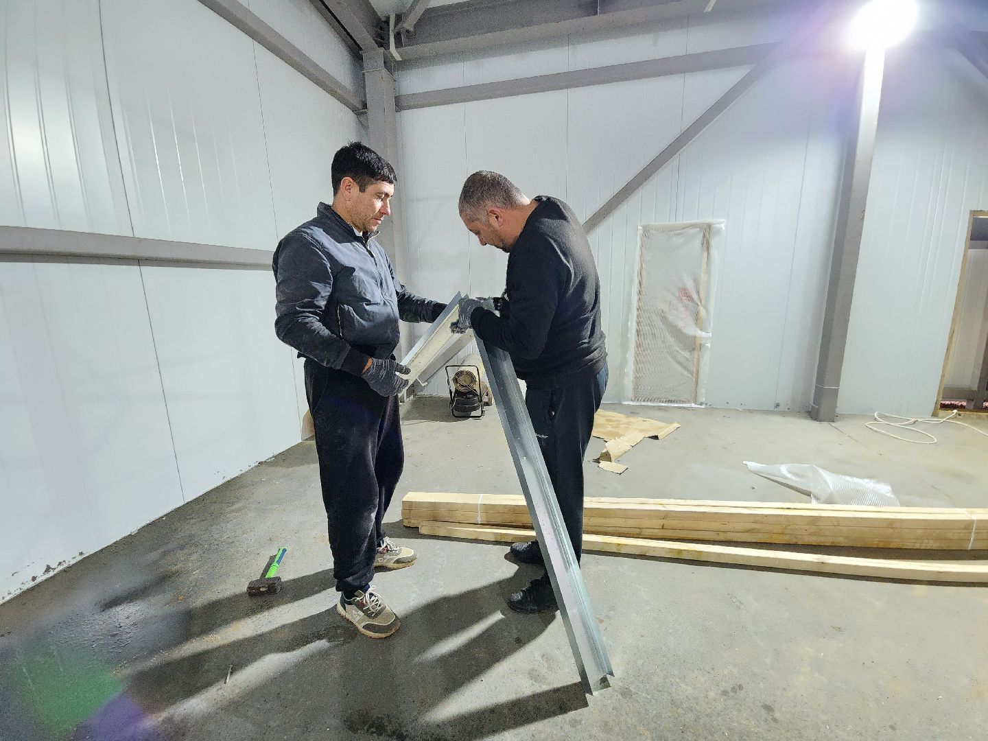 чехов, микрорайон губернский, лесопарк, строительство, благоустройство, многофункциональный павильон, внутренняя отделка, монтаж перегородок, кровля, сэндвич панели, тепловой контур,госпрограмма московской области, формирование комфортной городской среды, проходы и проезды,укладка плитки, монтаж полов, витражное остекление,инженерные сети,кафе, серверная,стяжка пола,