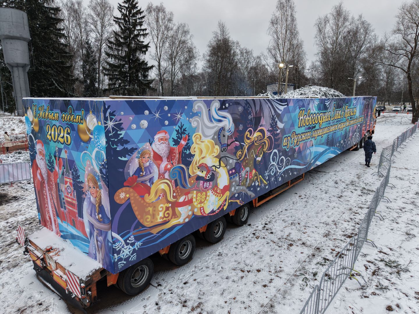 видео с коптера, новогодняя ель, ель из рузы в кремль,