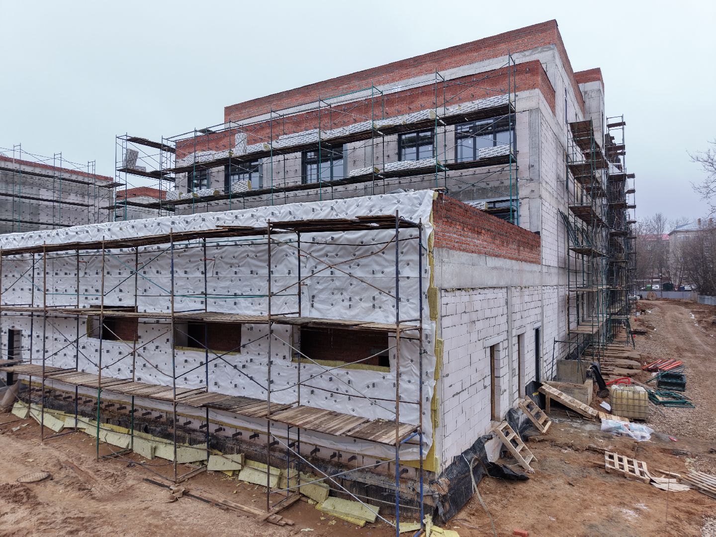 видео с коптера, пристройка к школе 16 в подольске,