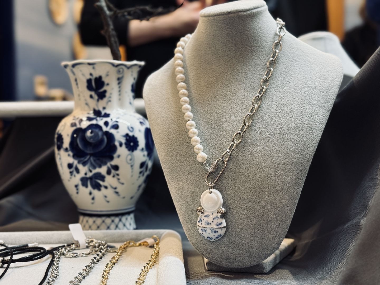 гжель, гжельский фарфоровый завод, современная гжель, декоративно-прикладное искусство, народный художественный промысел, промыслы, коллаборация промысла, коллаборация гжель,