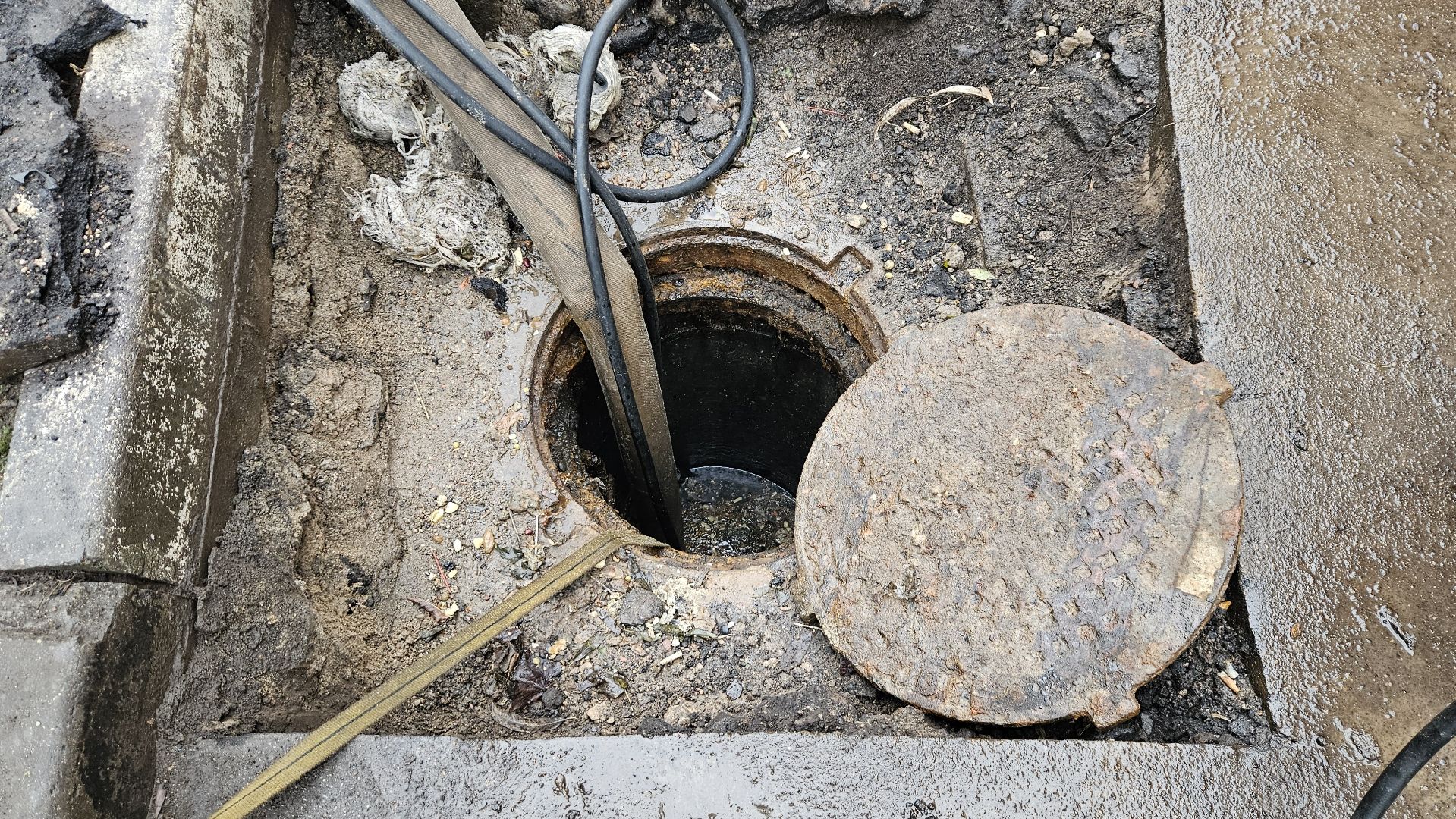 долгопрудный, инженерные коммуникации, инженерные сети, канализационная сеть, канализационный коллектор, канализационные колодцы,ремонт канализационного коллектора,