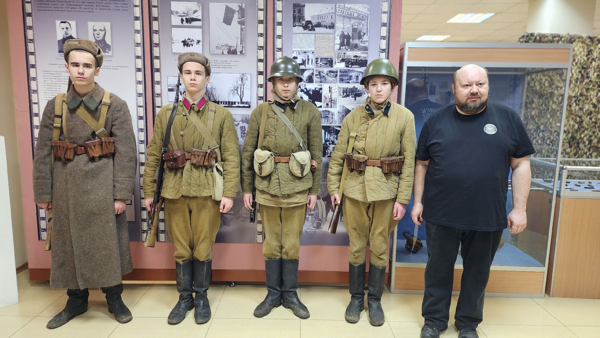 клин, выставочный зал карапаева, битва за москву, выставка,