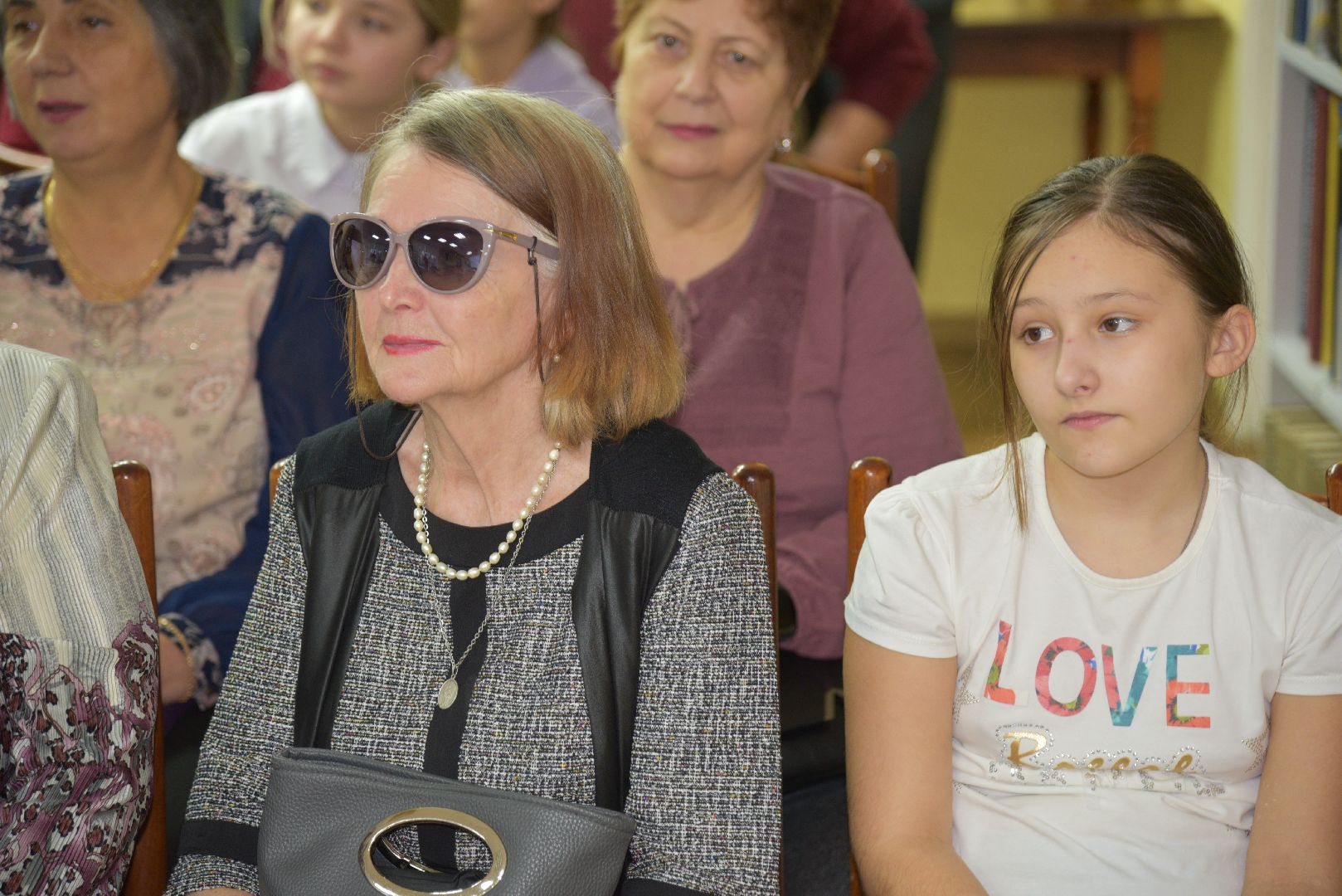 лотошино, выставка игрушек, лотошинская библиотека,