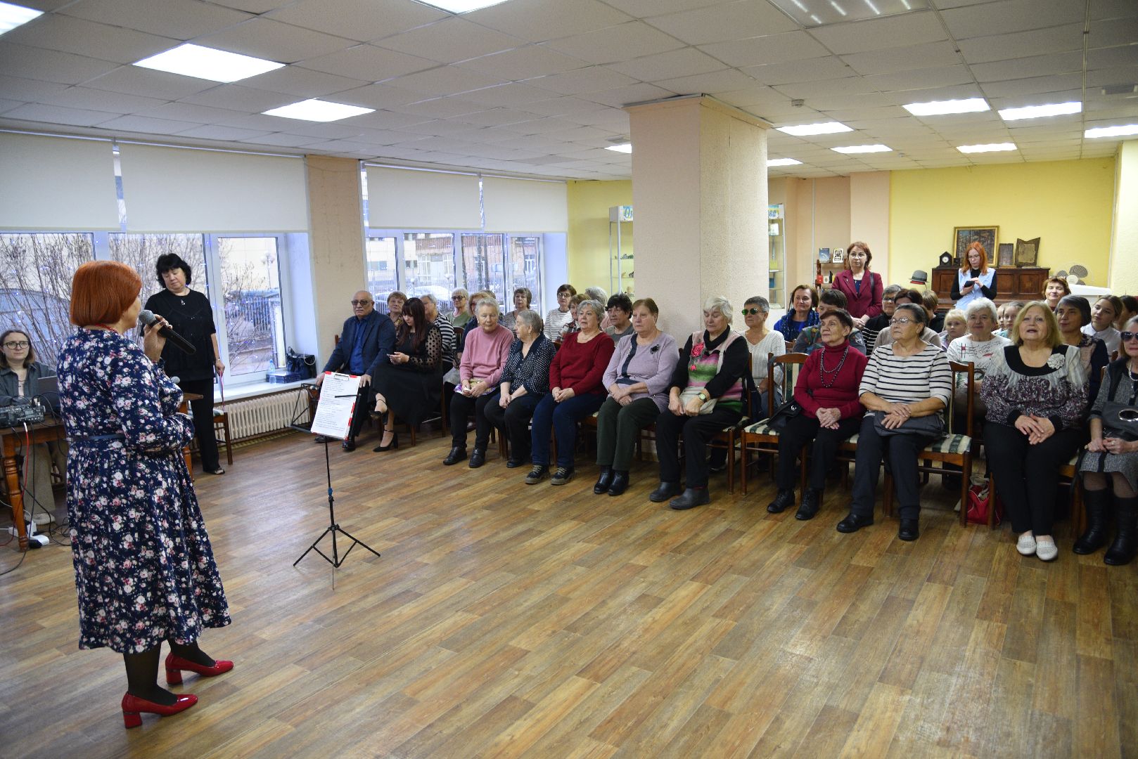 лотошино, выставка игрушек, лотошинская библиотека,