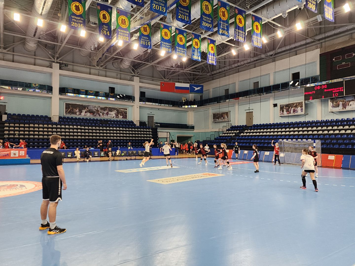 чехов,дворец спорта олимпийский, любительский турнир по гандболу, герои города, любители и профессионалы, разные возрастные категории, рекордное количество команд, круговая система, отборочные игры,  матчи плей-офф, расписание игр, чеховские медведи,крупнейший в россии турнир, всероссийские соревнования по гандболу, министерство спорта и туризма подмосковья,