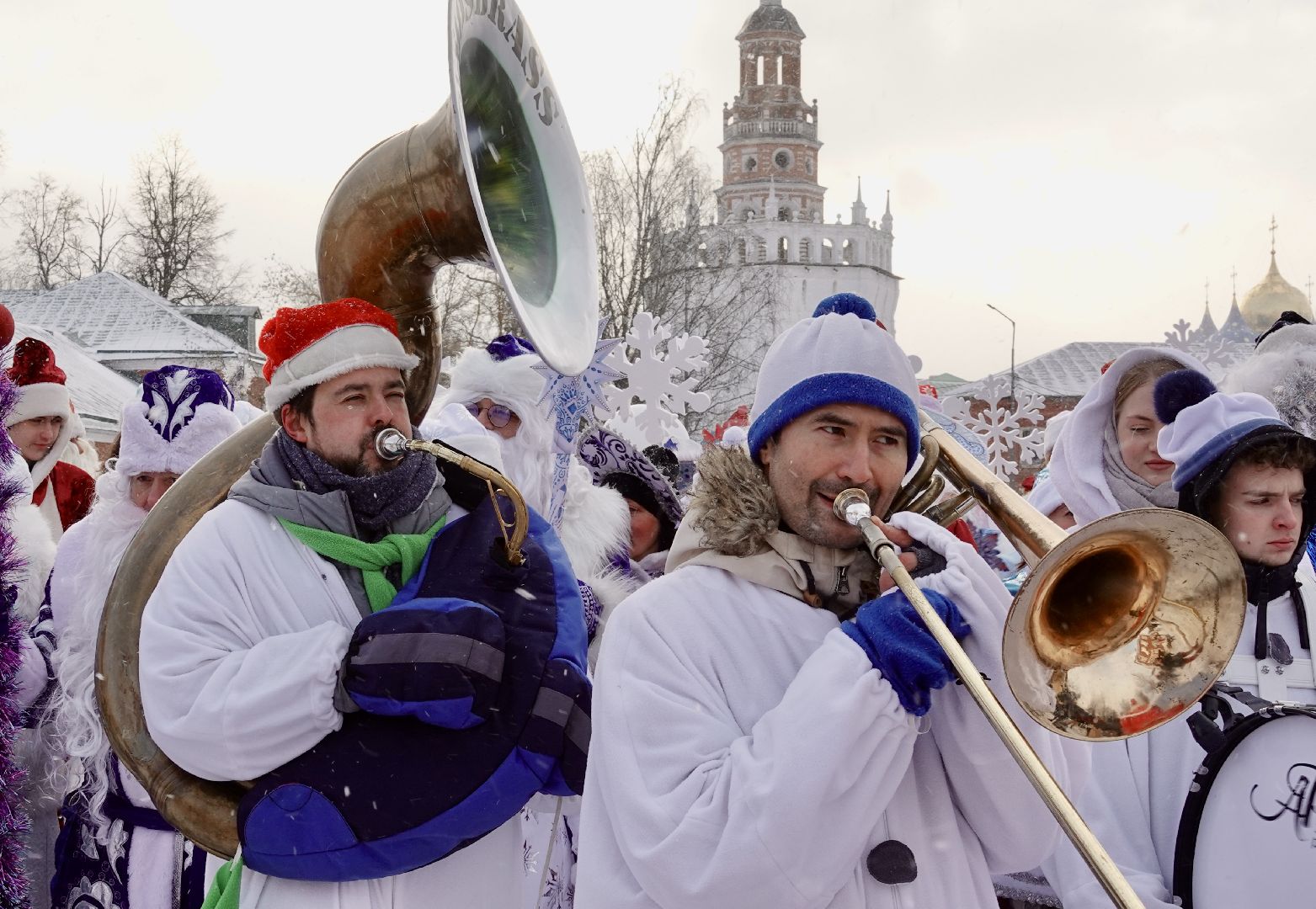 зима в подмосковье , сергиев посад , сергиево-посадский городской округ, парад дедов морозов  , новый год,