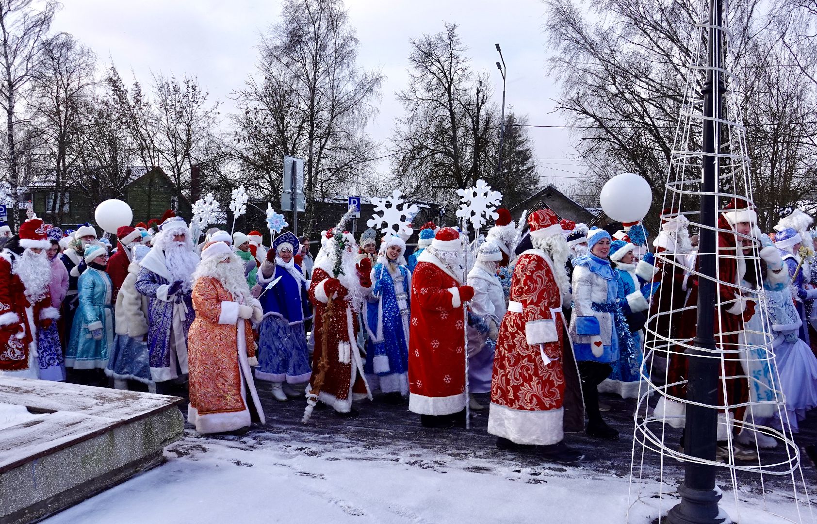 зима в подмосковье , сергиев посад , сергиево-посадский городской округ, парад дедов морозов  , новый год,
