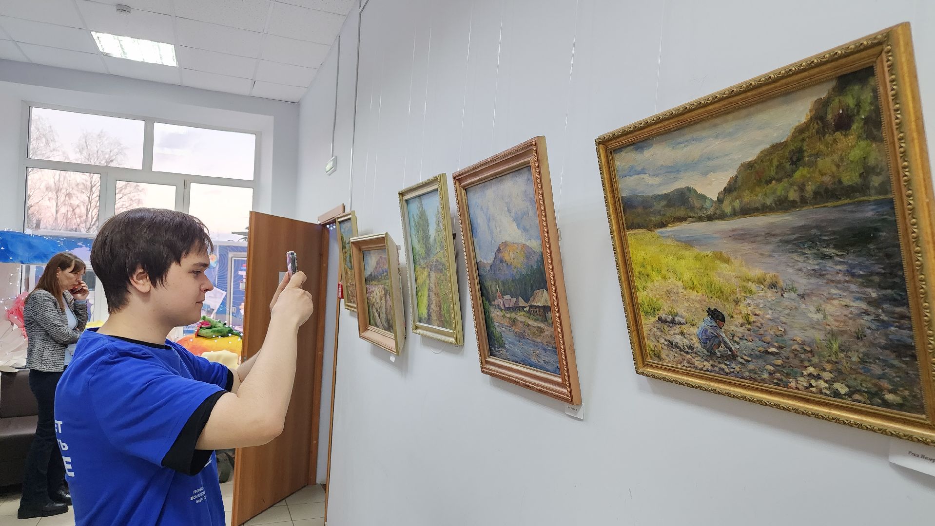 волоколамск, волоколамская библиотека, выставка картин,