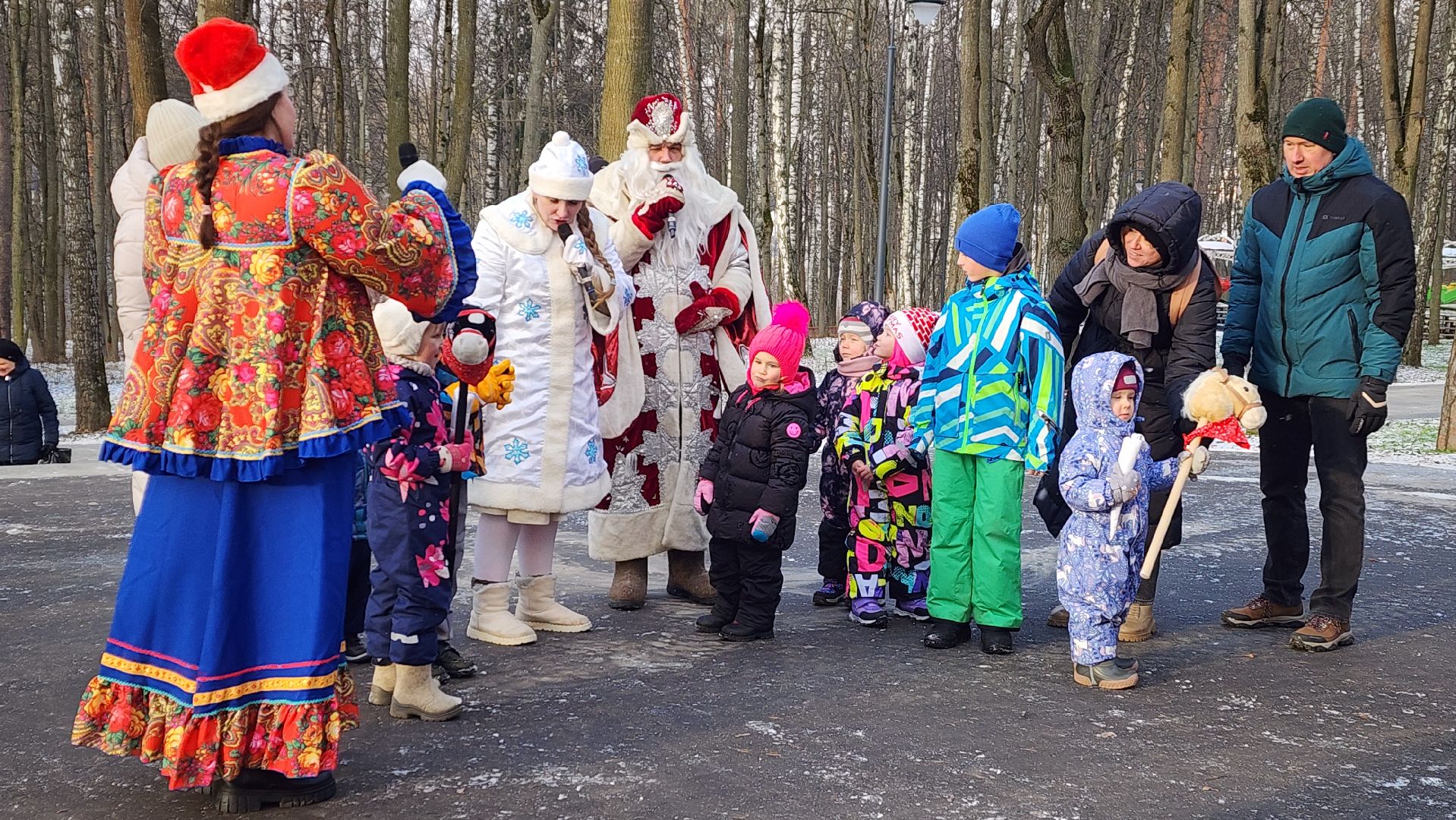 зима в  подмосковье, красногорск, дед мороз, городской парк,