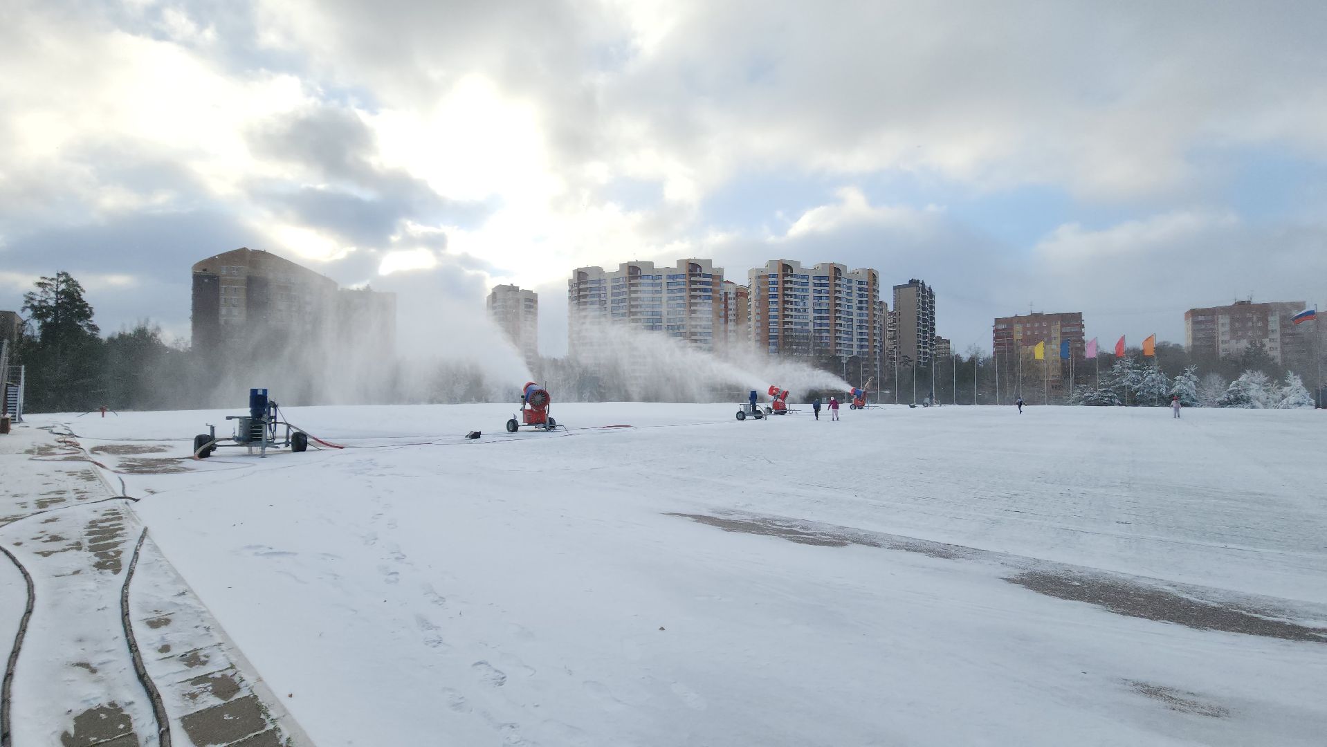 лыжный стадион, снеговые пушки, зима в  подмосковье, красногорск,