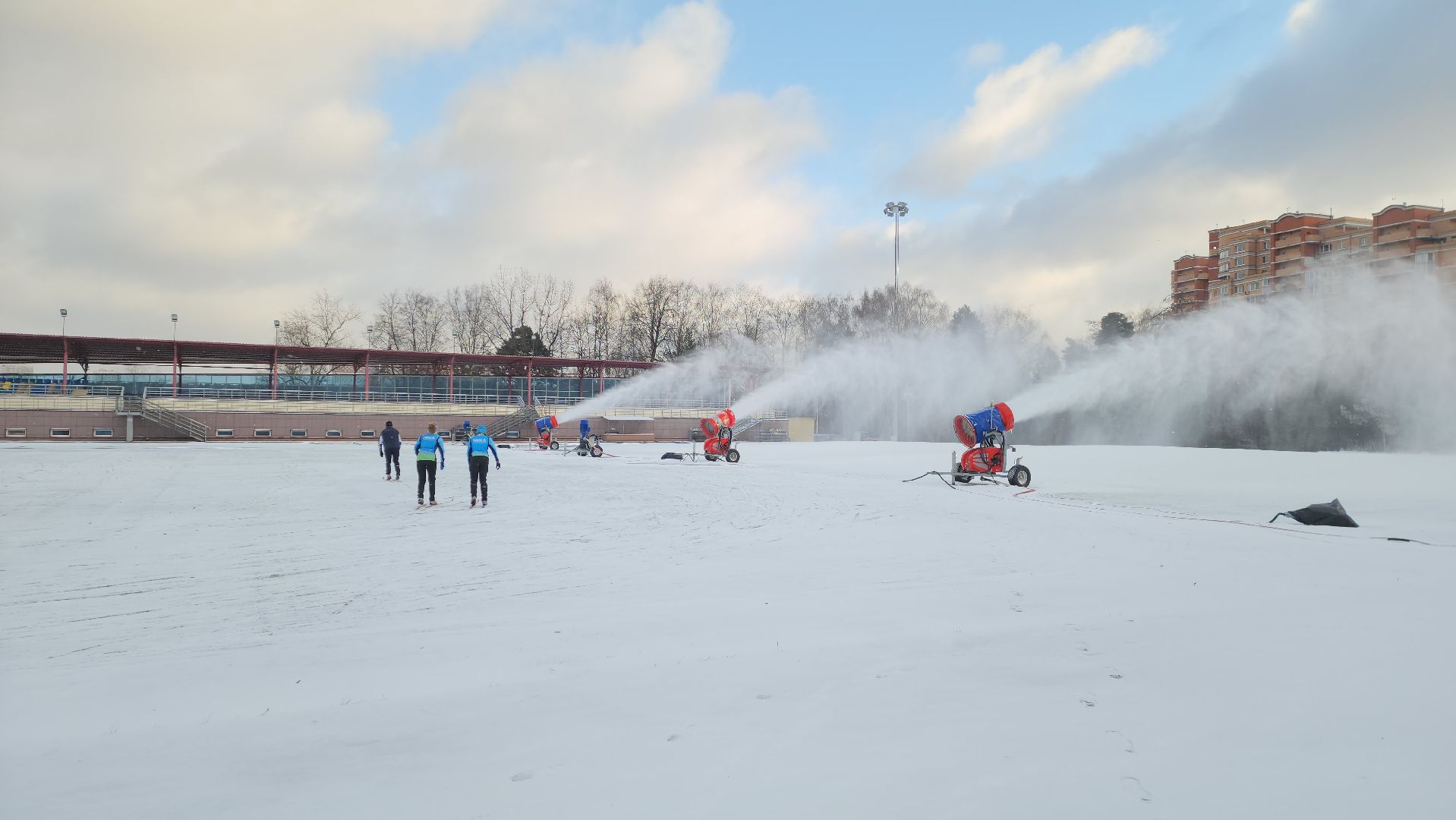 лыжный стадион, снеговые пушки, зима в  подмосковье, красногорск,