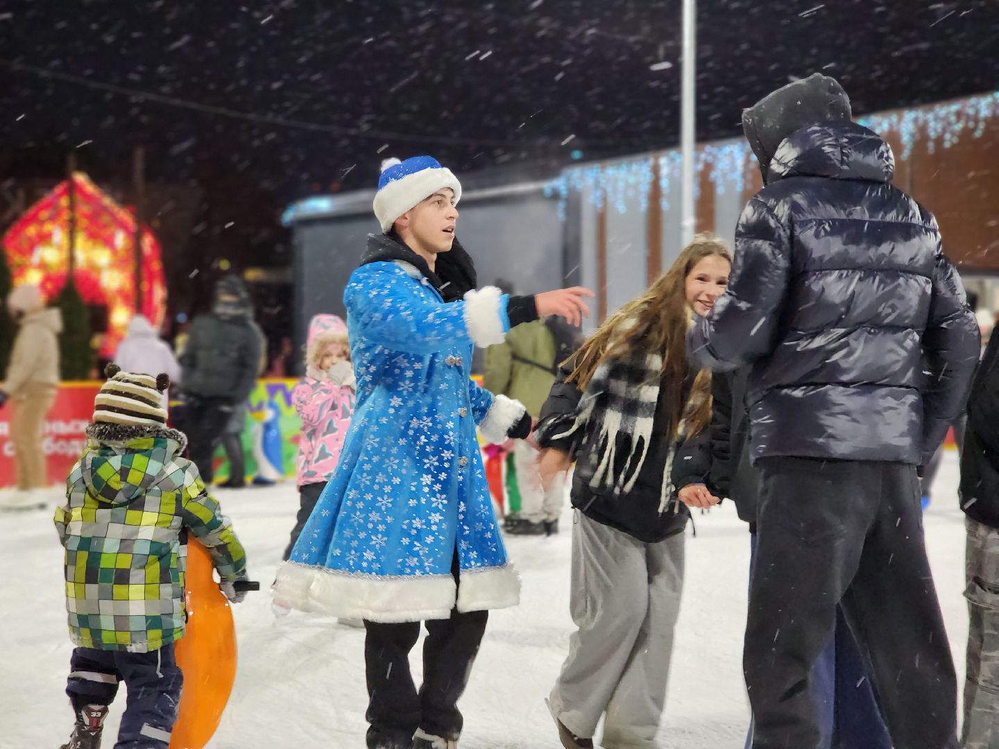 сергиев посад, сергиево-посадский городской округ, скитские пруды, зима в  подмосковье, зима в парках, паркисказкиторжество, каток, катание в парке, прокат коньков,