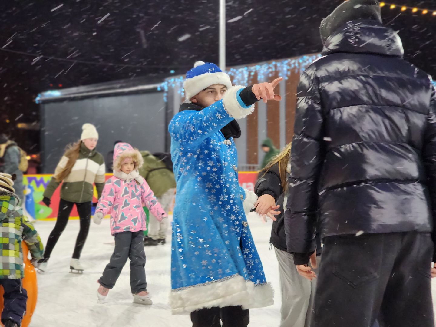 сергиев посад, сергиево-посадский городской округ, скитские пруды, зима в  подмосковье, зима в парках, паркисказкиторжество, каток, катание в парке, прокат коньков,