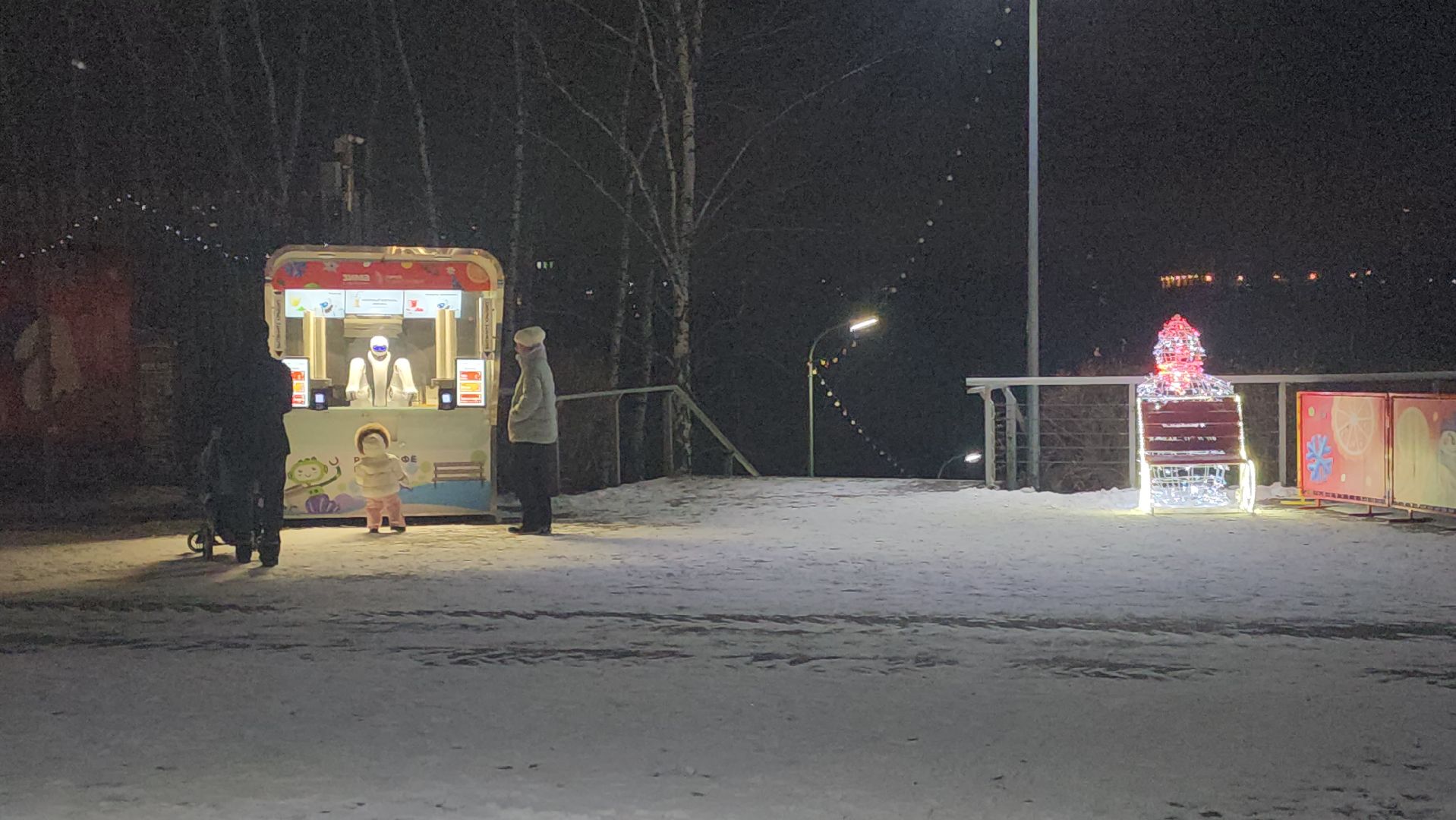 долгопрудный, парки, зимняя сказка, зима в подмосоковье, парк на набережной, светящие инсталляции, снеговик,