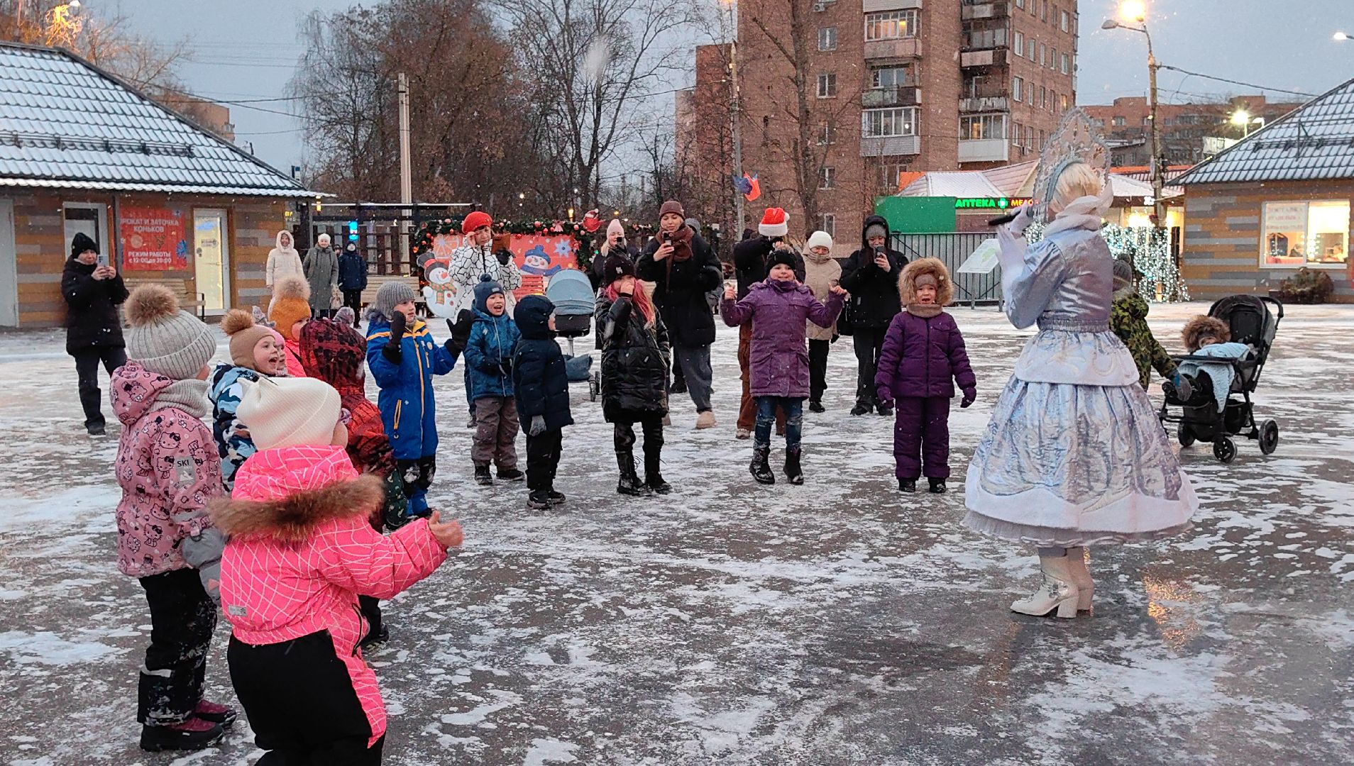 прокат коньков, каток,  морозы, коньки, стадион,