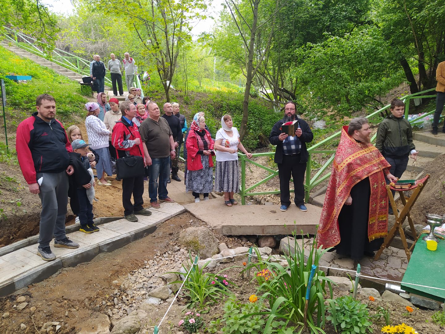 Нахабино, Никольский источник, Церковь, Святой Источник