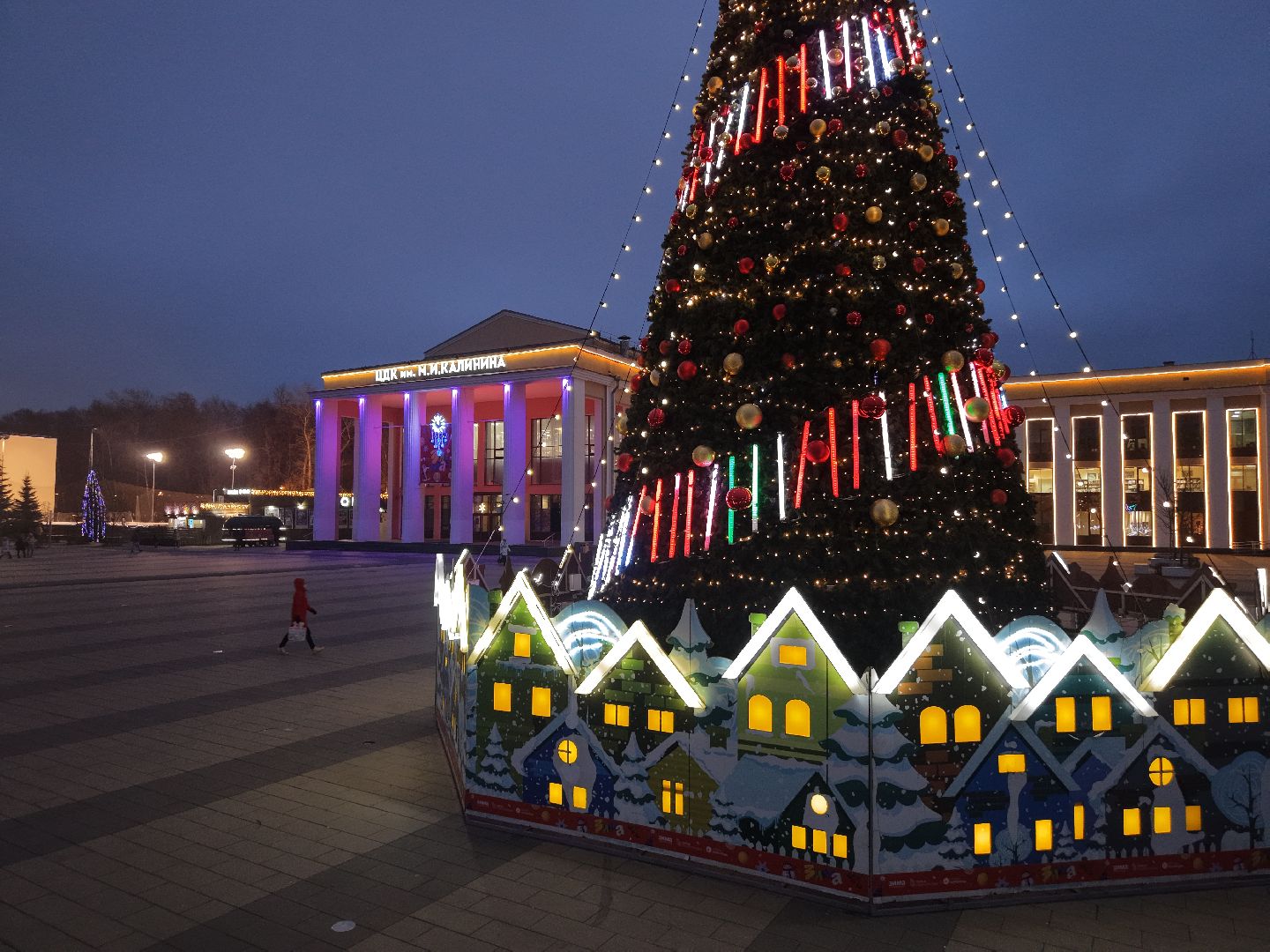 видео с коптера, елка в королеве, новогодняя елка на центральной площади королева,