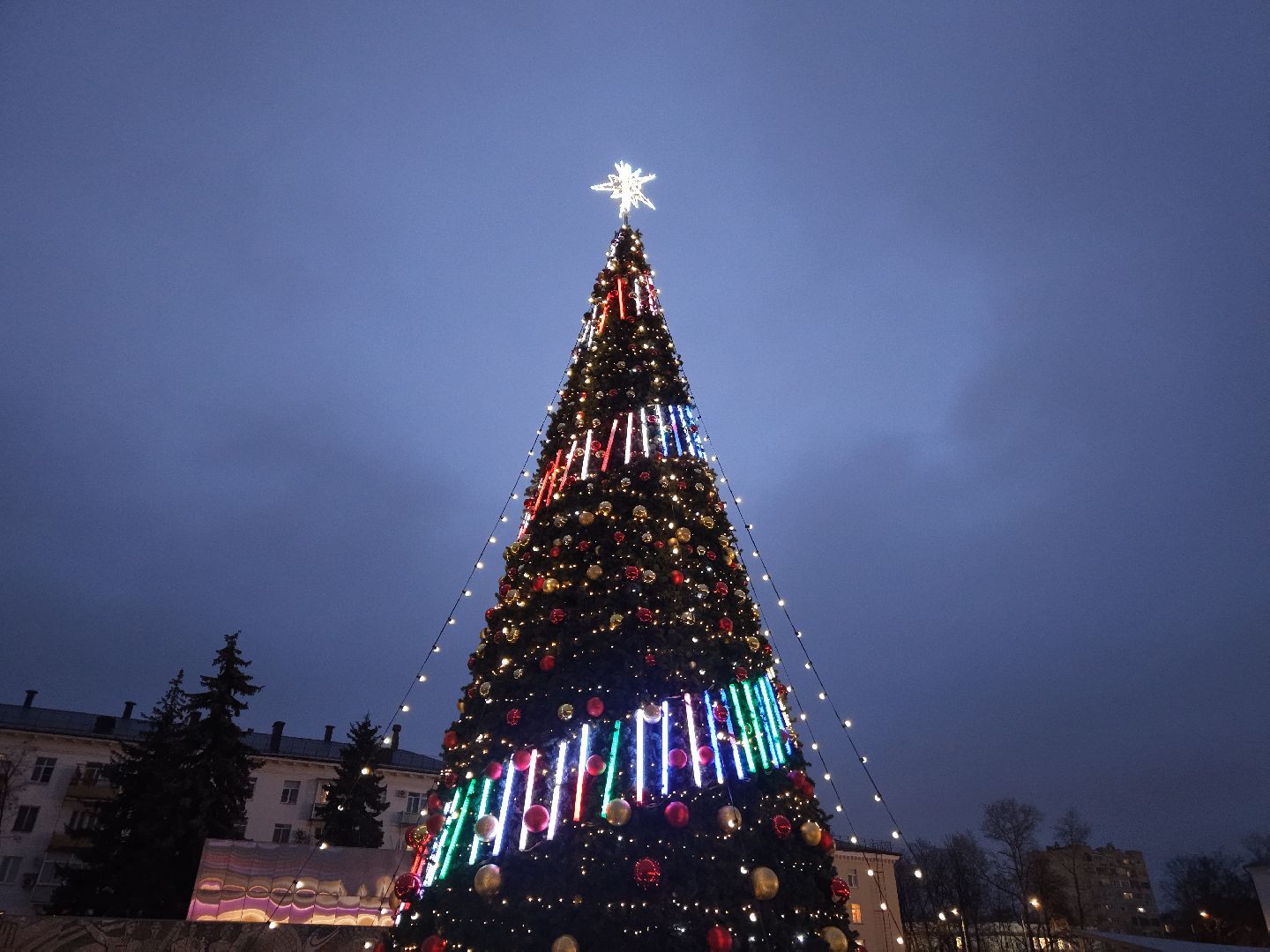 видео с коптера, елка в королеве, новогодняя елка на центральной площади королева,