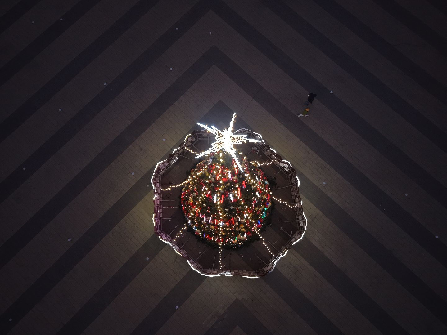 видео с коптера, елка в королеве, новогодняя елка на центральной площади королева,