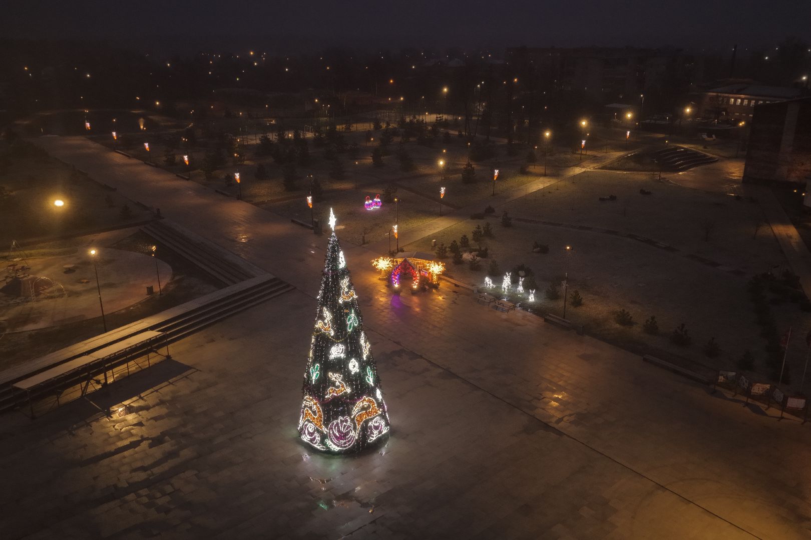 видео с коптера, новогодняя елка , елка в ликино-дулево,