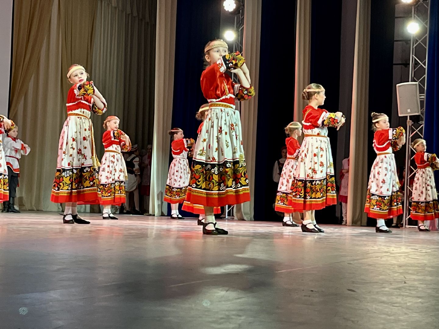 Наро-Фоминск, Наро-Фоминский городской округ. танец, культура Подмосковья, Веселинка, ансамбль танца