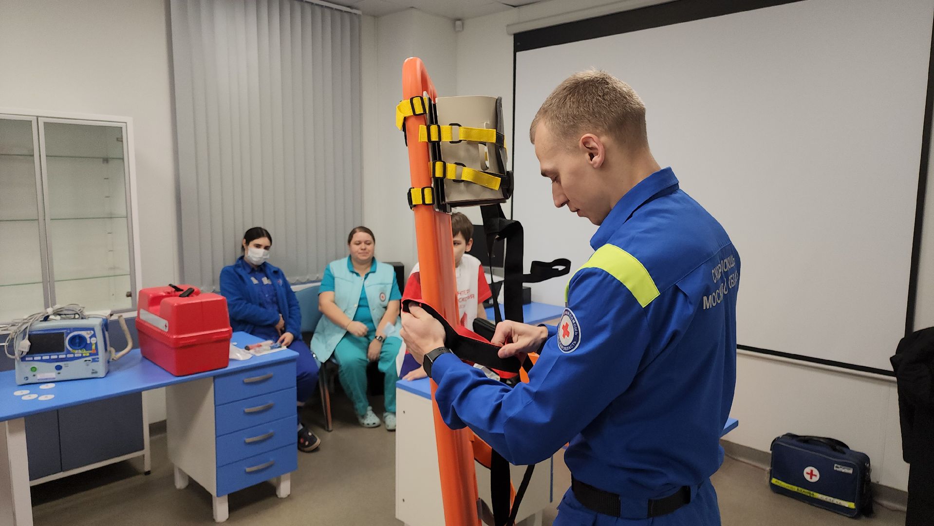 кашира, скорая помощь, волонтеры подмосковья, экскурсия, школьники,