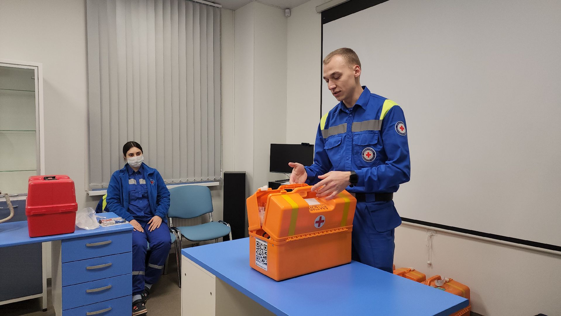 кашира, скорая помощь, волонтеры подмосковья, экскурсия, школьники,