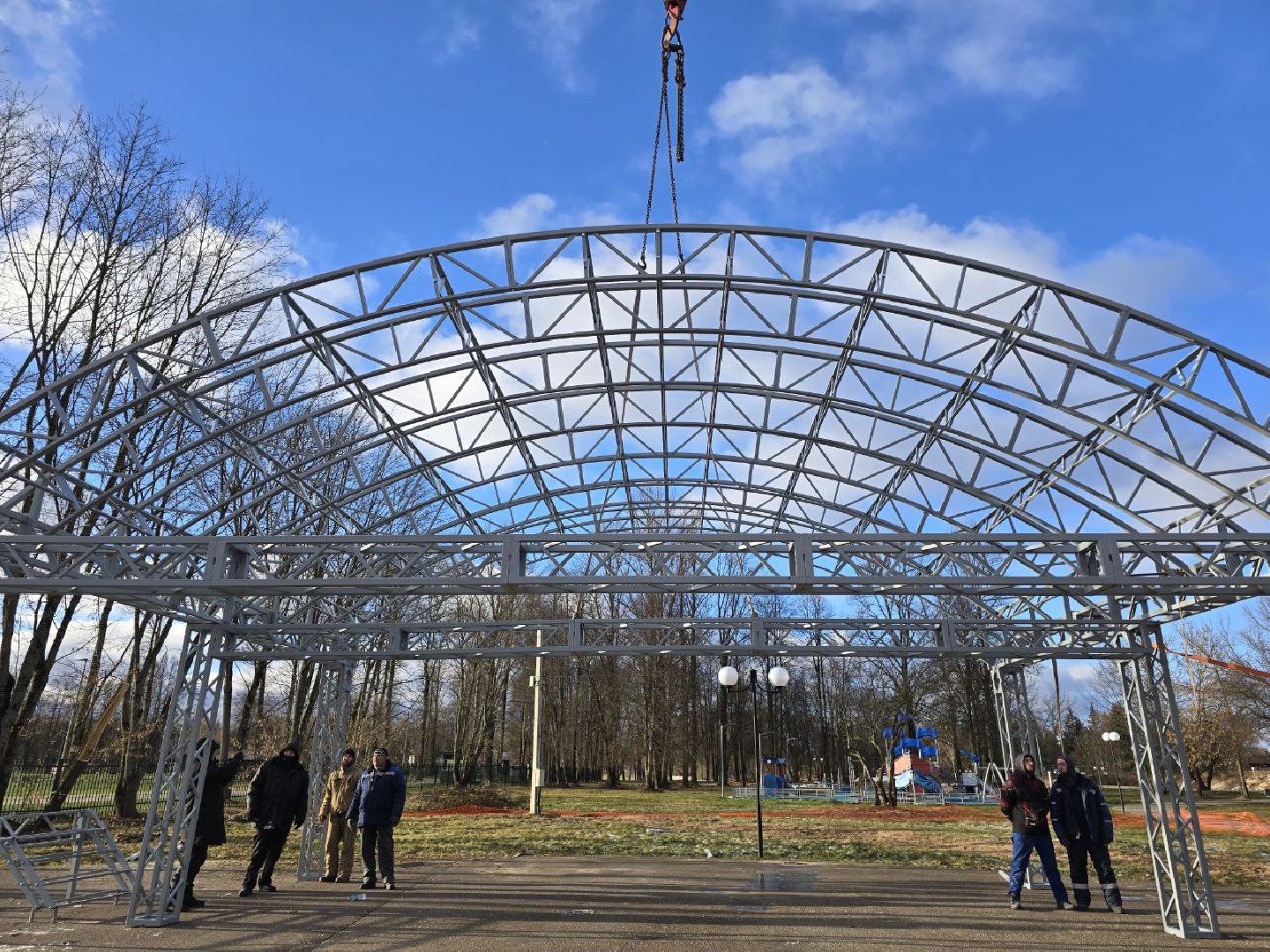 можайск, можайский муниципальный округ, подмосковье, сцена, новая сцена, профессиональная сцена, парк Ривьера, благоустройство,