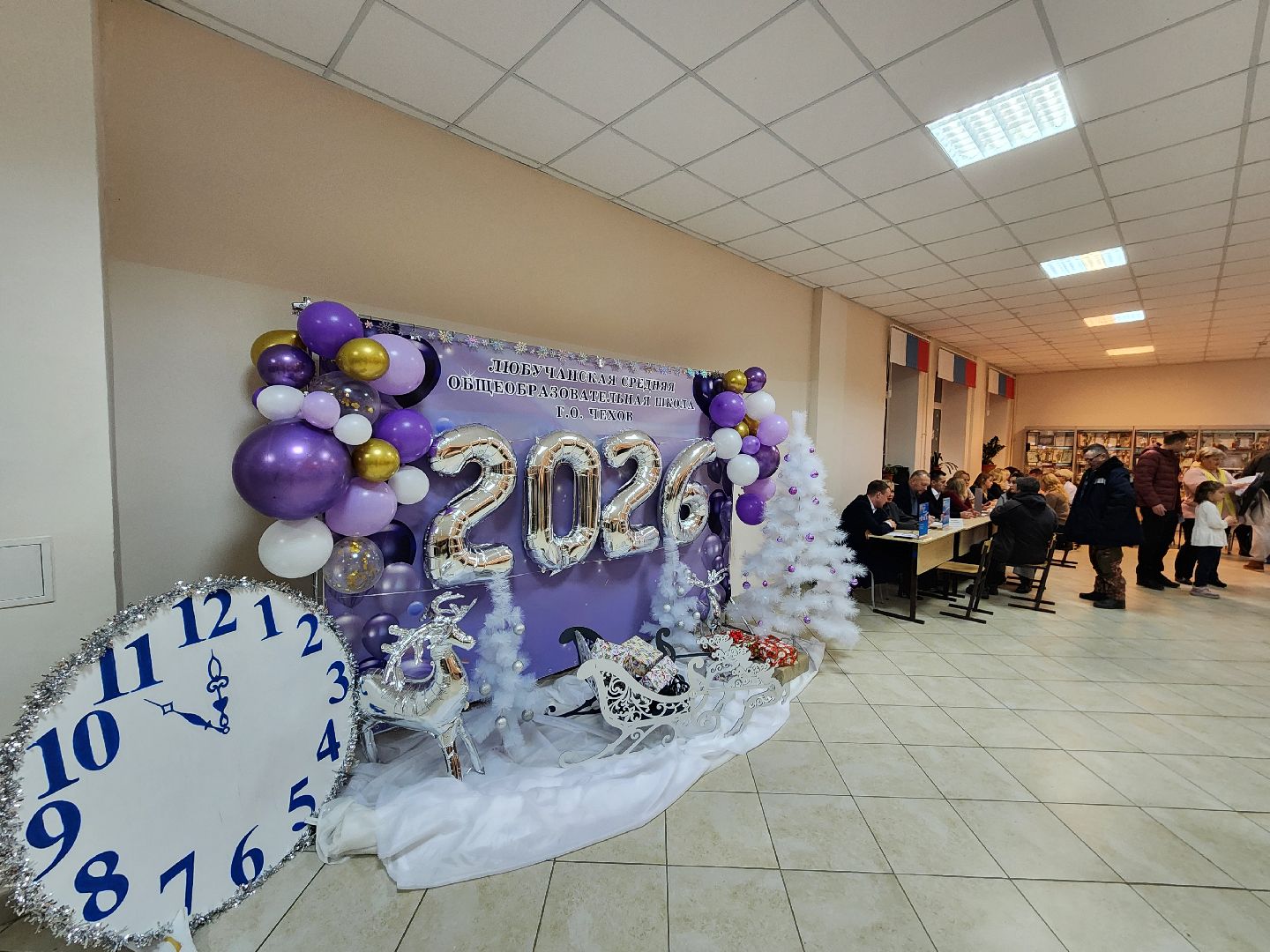 чехов, поселок любучаны, выездная администрация, встреча с жителями, обращения граждан, мемориал воинской славы, памятник, благоустройство территории, освещение, лавочки и урны, реставрация памятника, лариса новикова, александр тетерин, управление благоустройства, глава округа михаил собакин,