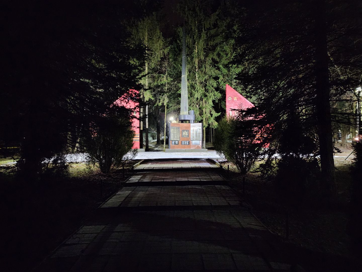 чехов, поселок любучаны, выездная администрация, встреча с жителями, обращения граждан, мемориал воинской славы, памятник, благоустройство территории, освещение, лавочки и урны, реставрация памятника, лариса новикова, александр тетерин, управление благоустройства, глава округа михаил собакин,