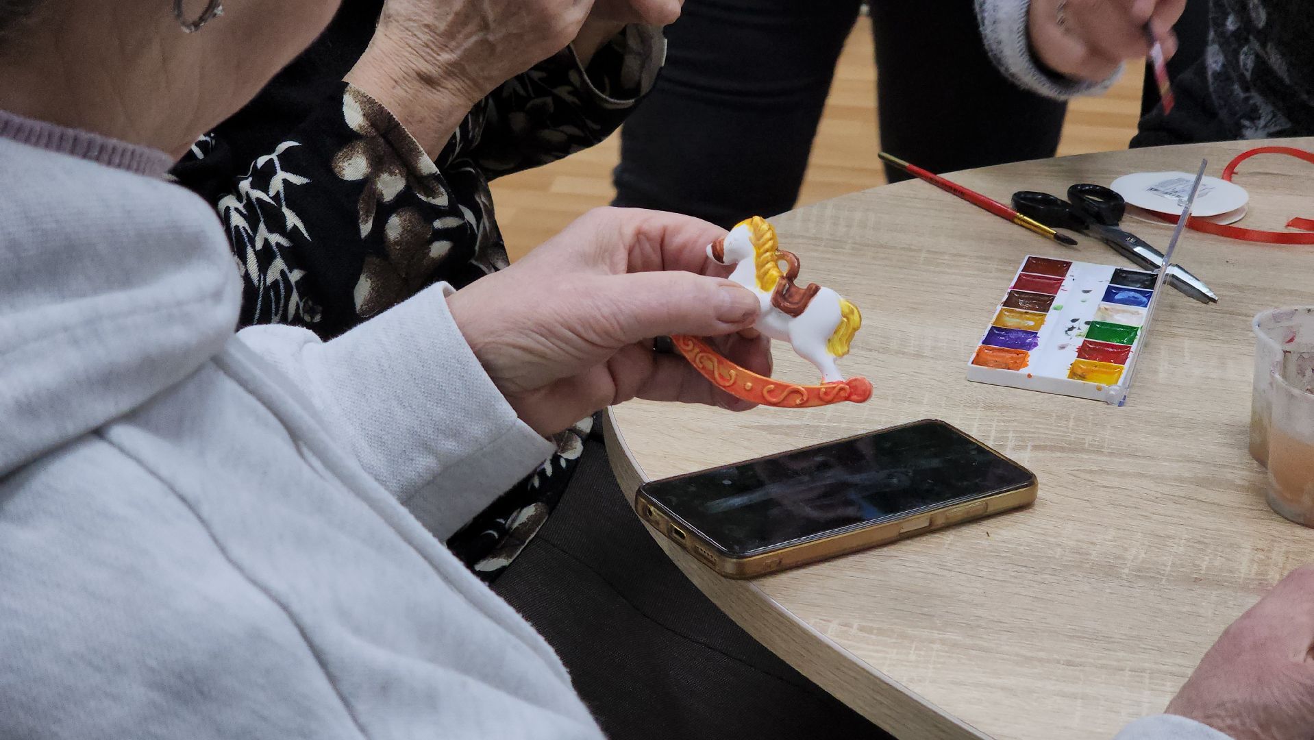 кашира, активное долголетие, мастер-класс, поделки из гипса, новый год, символ года,