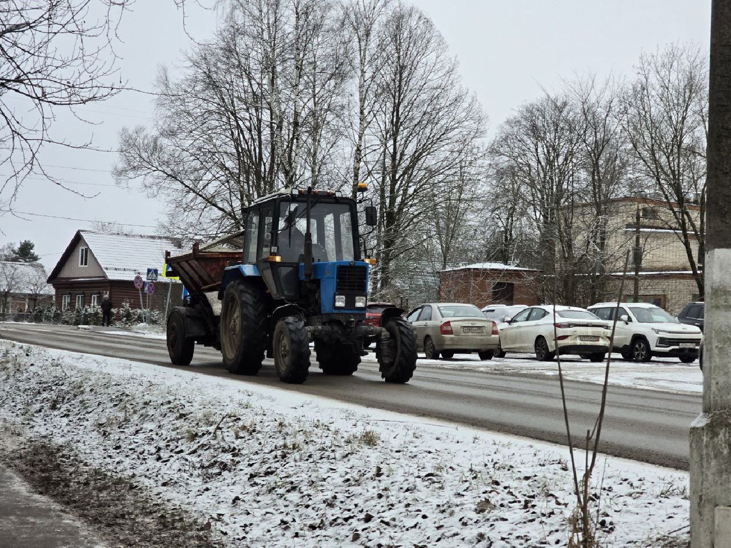 можайск, можайский муниципальный округ, подмосковье, жкх, коммунальщики , гололед, обработка территории , Единый дорожно-транспортный центр,