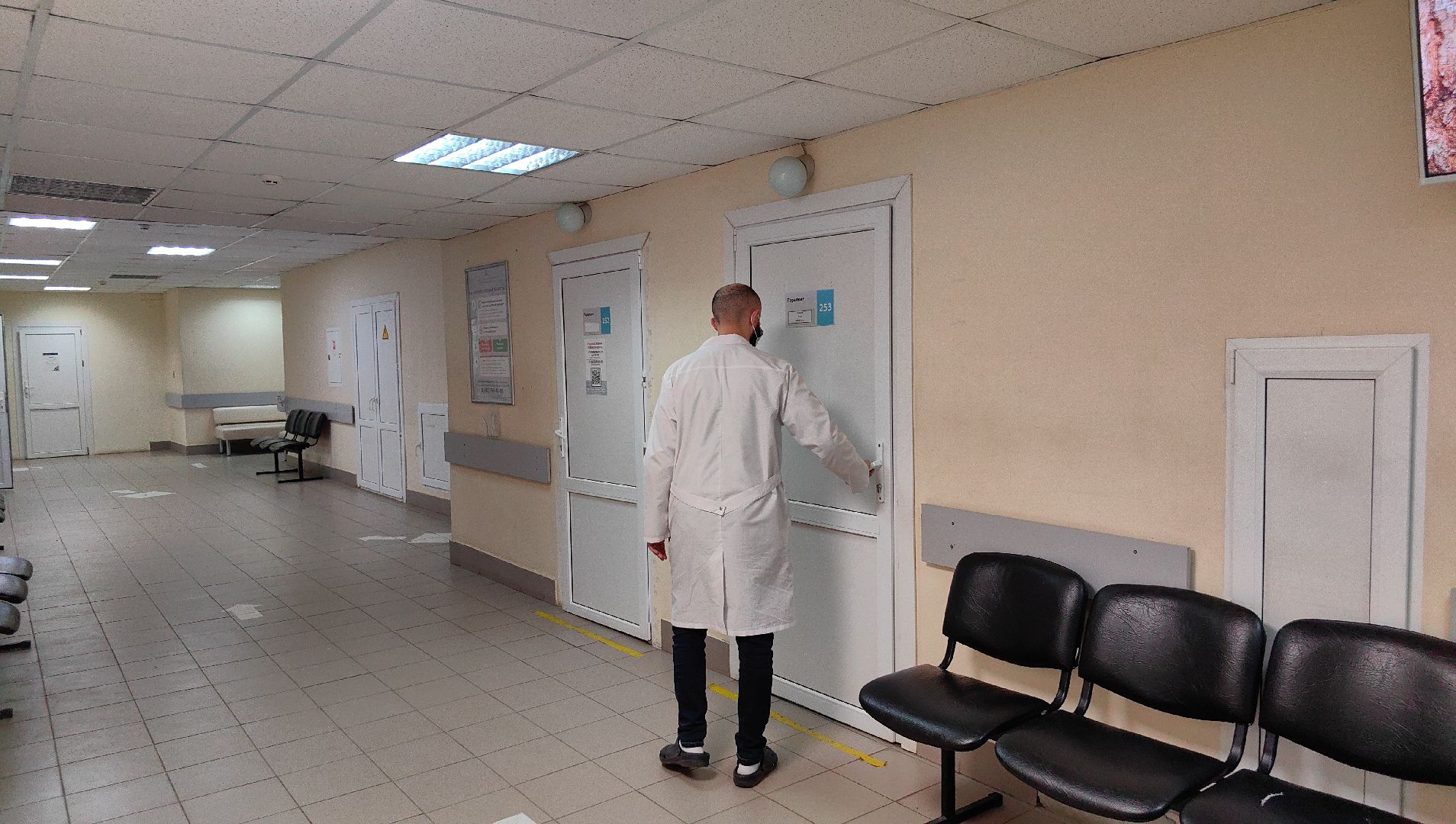 врач, терапевт, грипп, поликлиника, вирус,