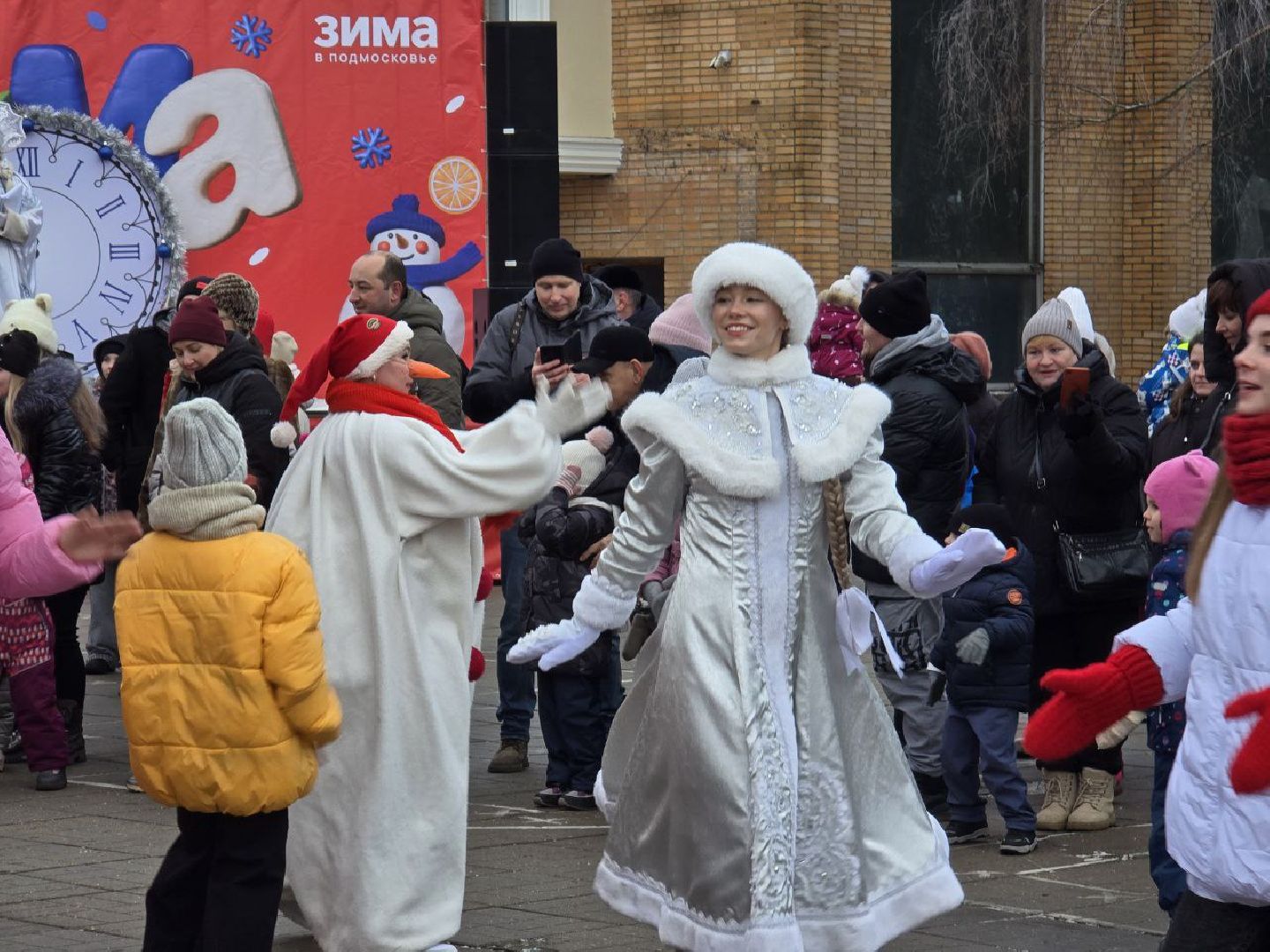можайск, можайский муниципальный округ, подмосковье, дед мороз, дед мороз и снегурочка, новый год, встреча деда мороза, общество, праздник,