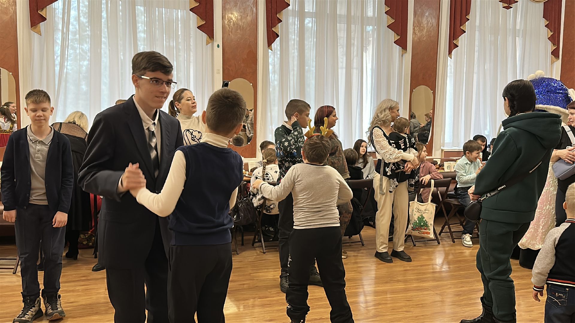 дети с особенностями развития, пушкино, пушкинский городской округ, елка для детей,