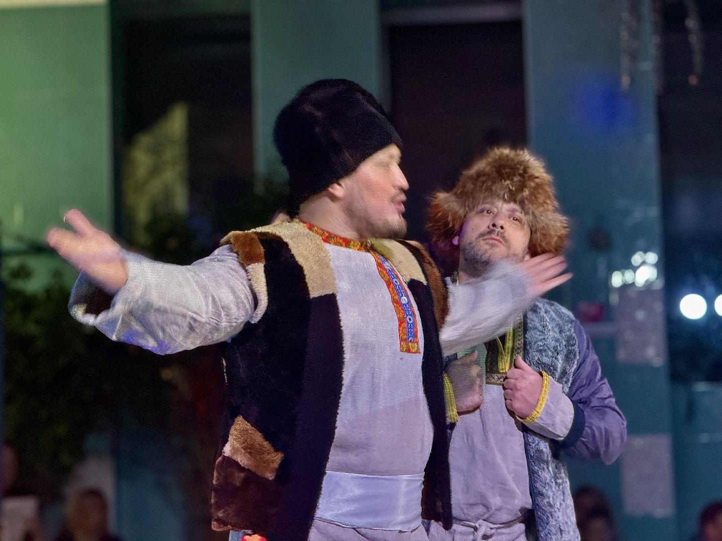 елка на воде, ленинский городской округ, новогоднее шоу , дельфин ,